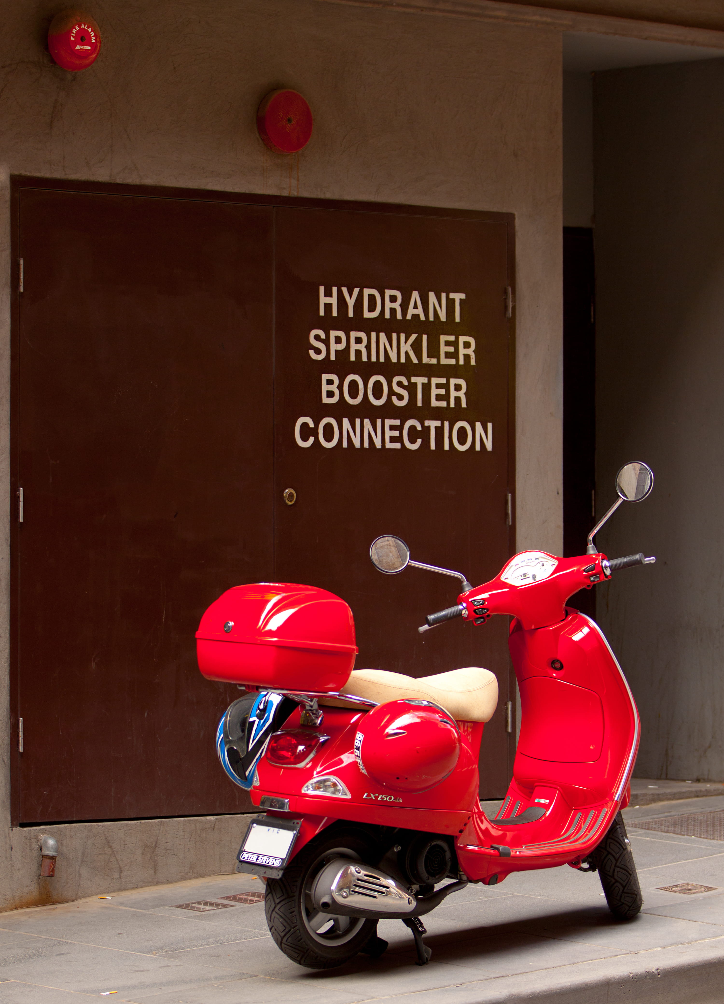 land vehicle, sidewalk, western script, transportation, 4K, parking, motorcycle, built structure, travel, street, hydrant, melbourne, communication, red, Phone HD Wallpaper