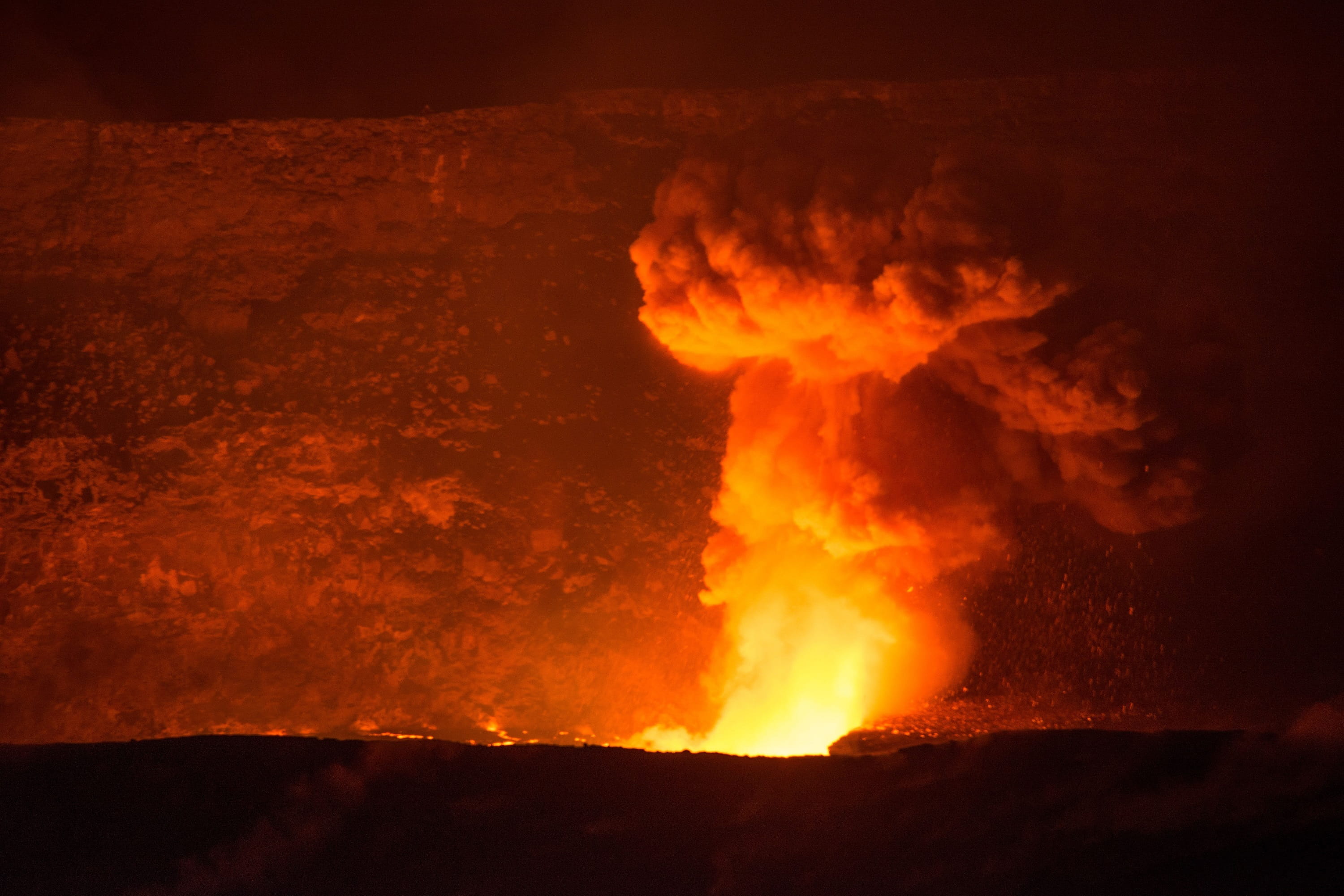 usa, fire, eruption, geology, smoke - physical structure, inferno, landscape, land, Lava Lake, flowing, Plume, night, scenic, nature, Halema‘Uma‘U, burned, HD Wallpaper
