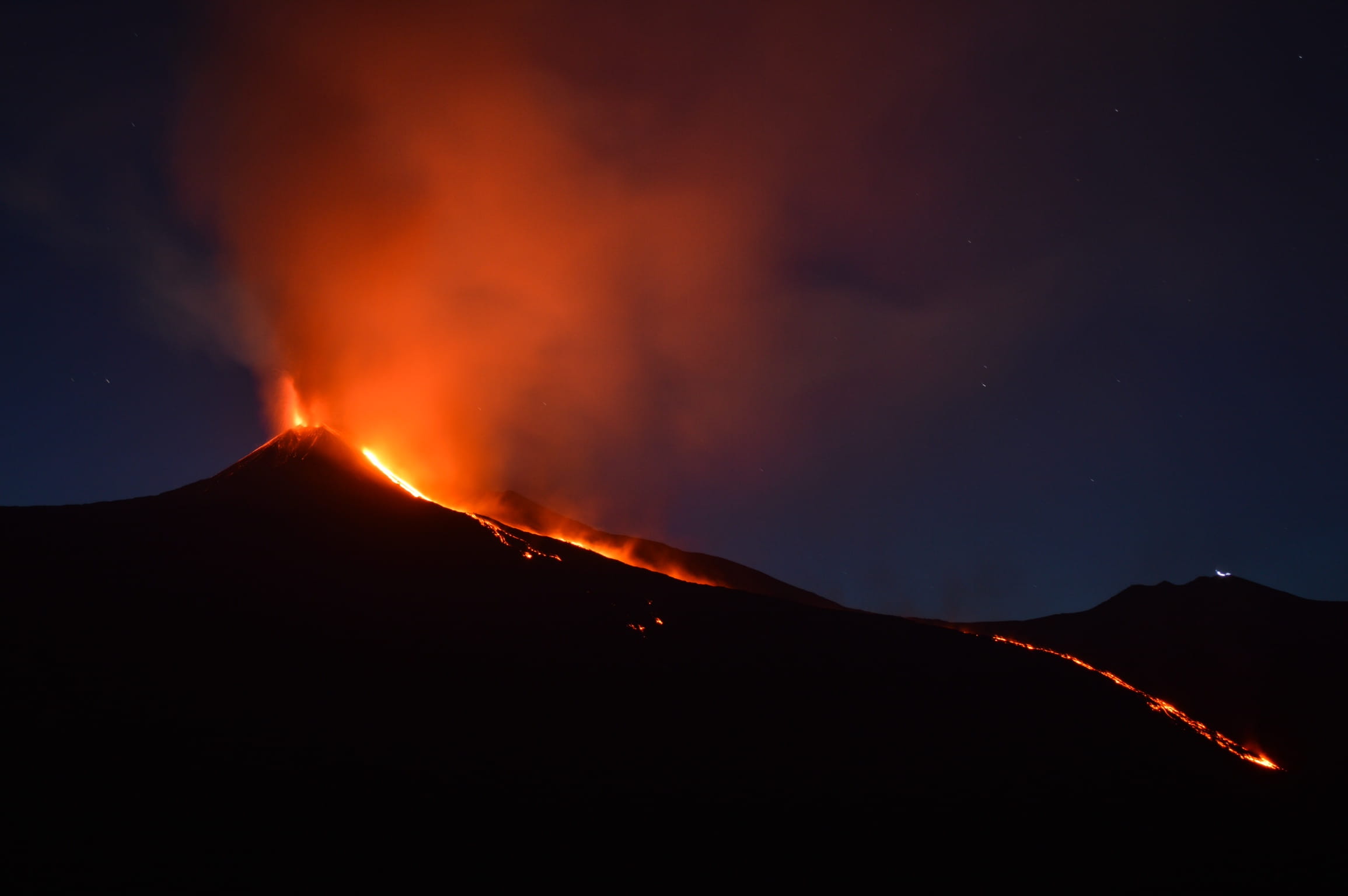 volcanic crater, geology, flowing, nighttime, heat - temperature, Reminder, sky, mountain Peak, active Volcano, no people, warning sign, mountain, scenics, HD Wallpaper