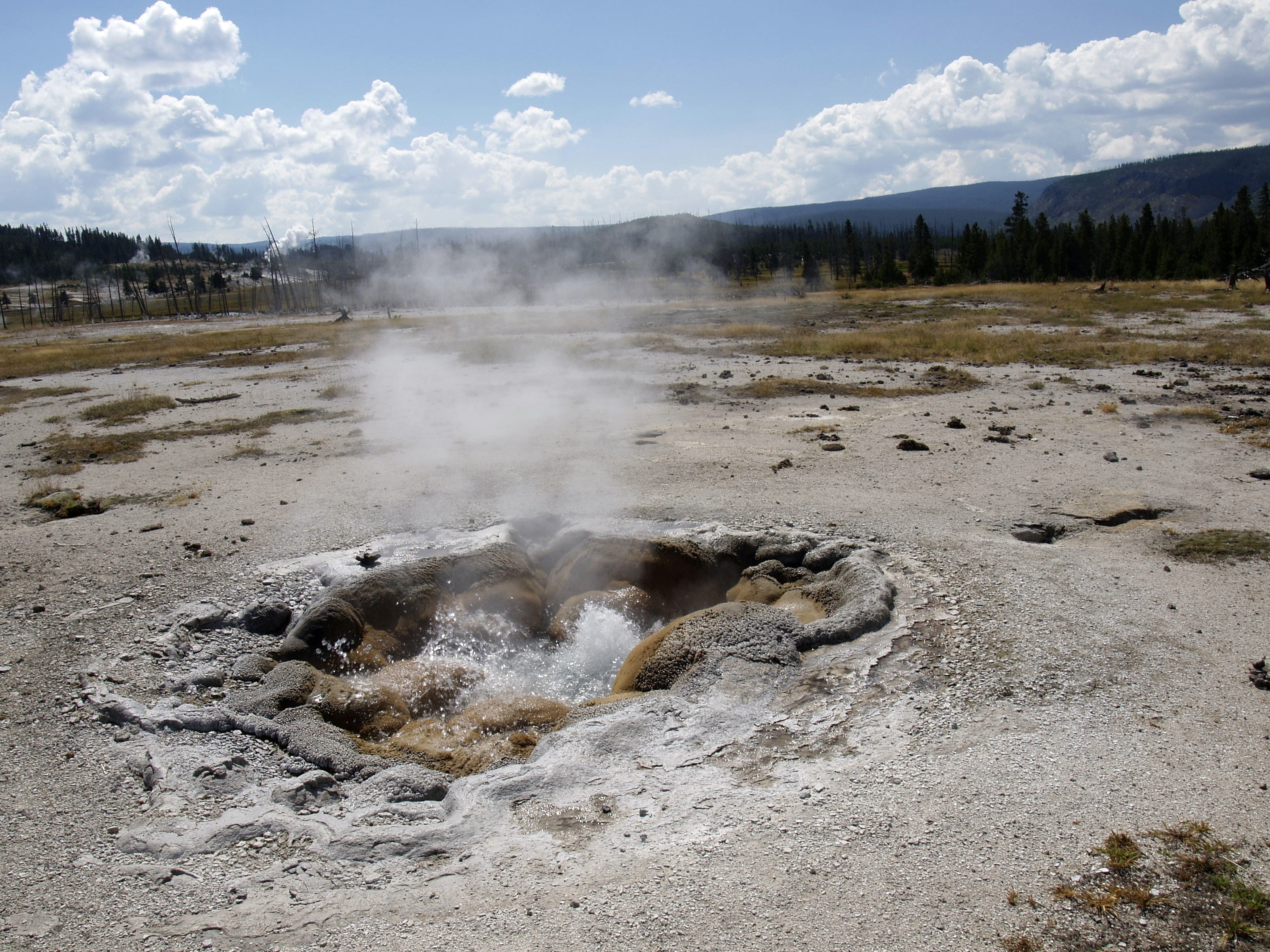 minerals, cloud - sky, volcanism, 2K, Yellowstone National Park, outdoors, no people, sky, beauty in nature, steaming, physical geography, geothermal, HD Wallpaper