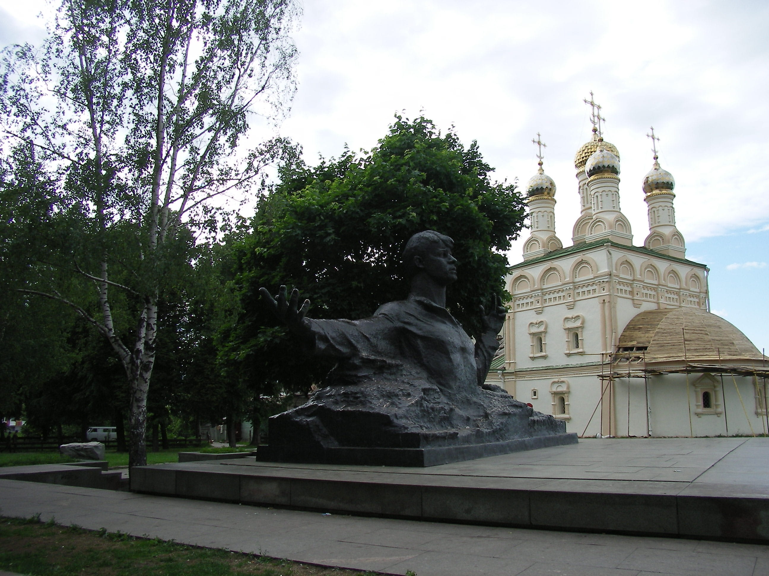 building, creativity, Monument, religion, City, ornate, spirituality, place of worship, sky, belief, tree, Ryazan, 2K, famous Place, cloud - sky, travel destinations, HD Wallpaper