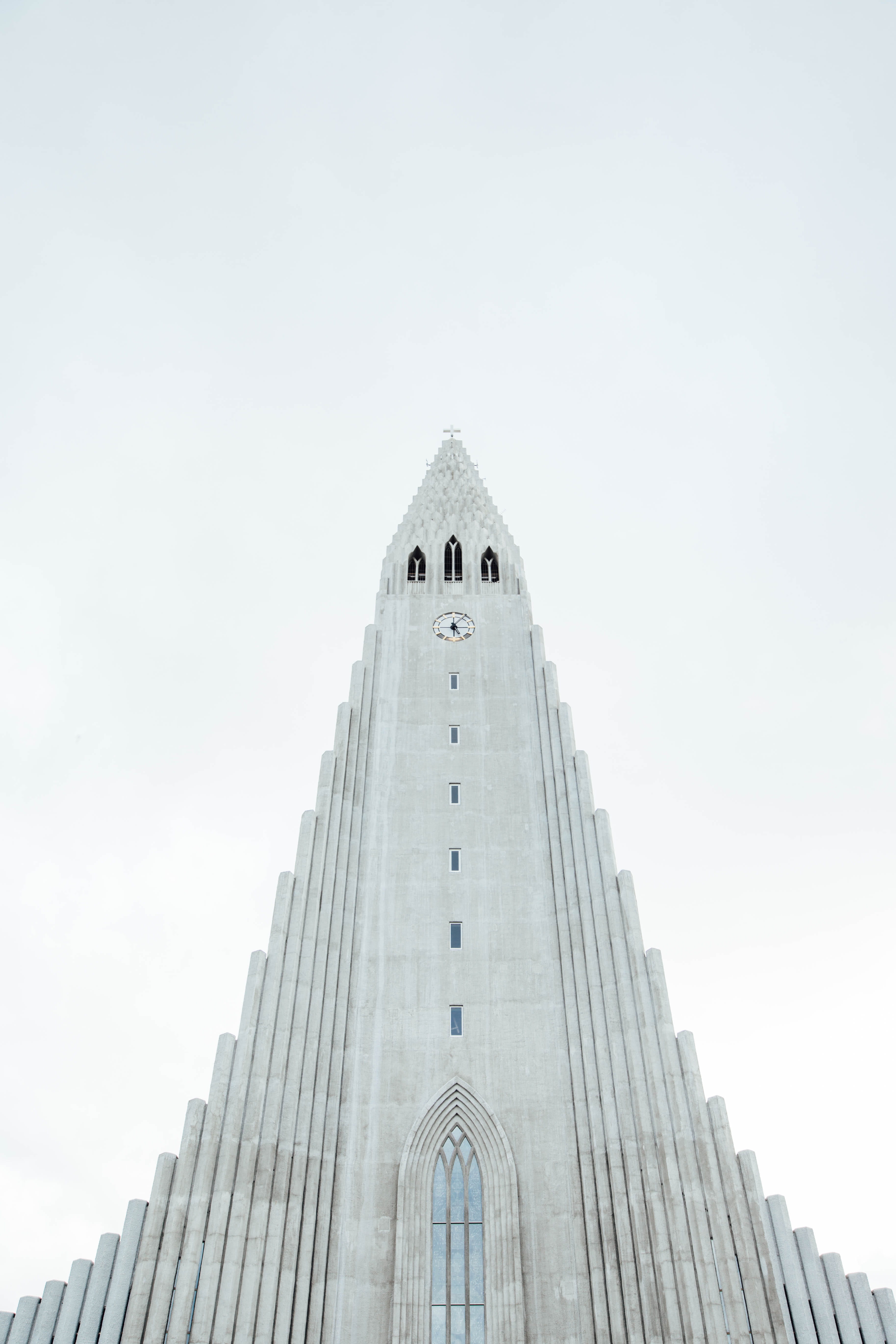 symetry, white, tall - high, no people, skyscraper, outdoors, church, sky, hallgrimskirkja, white stone, building, city, travel, 5K, cathedral, nature, Phone HD Wallpaper