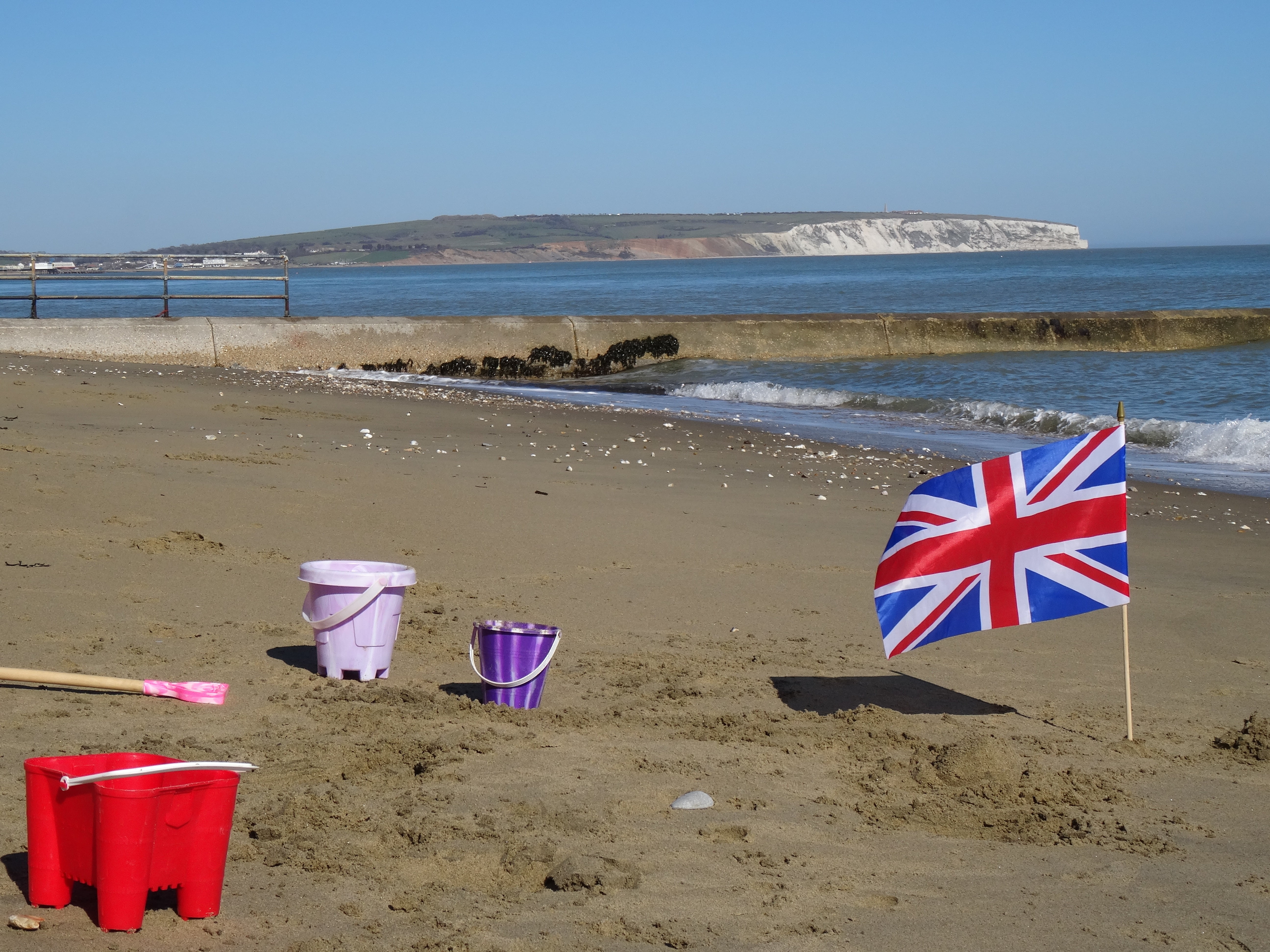 shanklin beach, flag, sand, scenics - nature, tranquility, clear sky, day, sea, beauty in nature, beach, outdoors, water, 5K, toys, sand castle, blue, HD Wallpaper