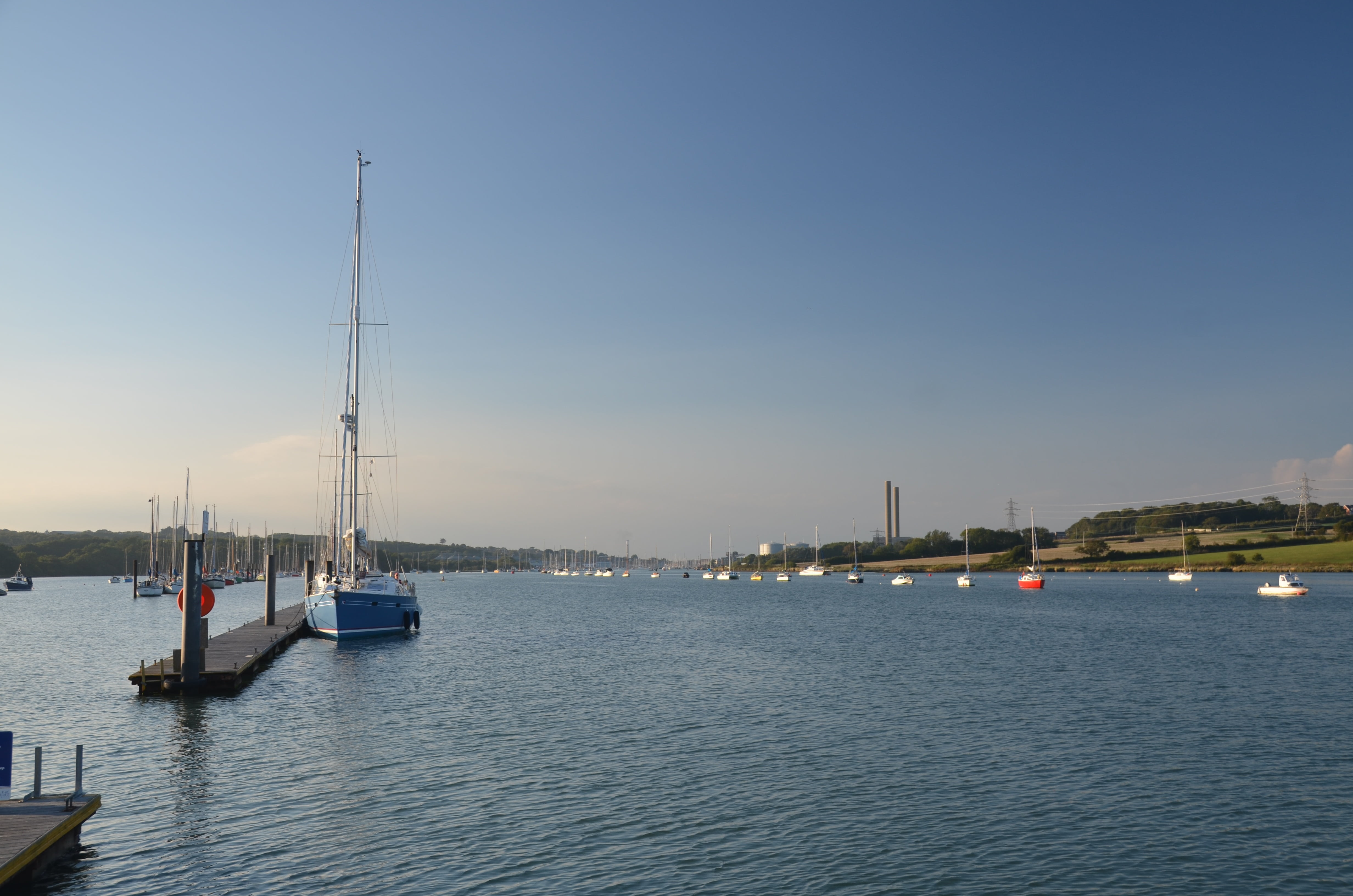 nautical vessel, uk, sailing, no people, mast, waterfront, outdoors, clear sky, pole, architecture, england, isle of wight, sailboat, sea, mode of transportation, HD Wallpaper