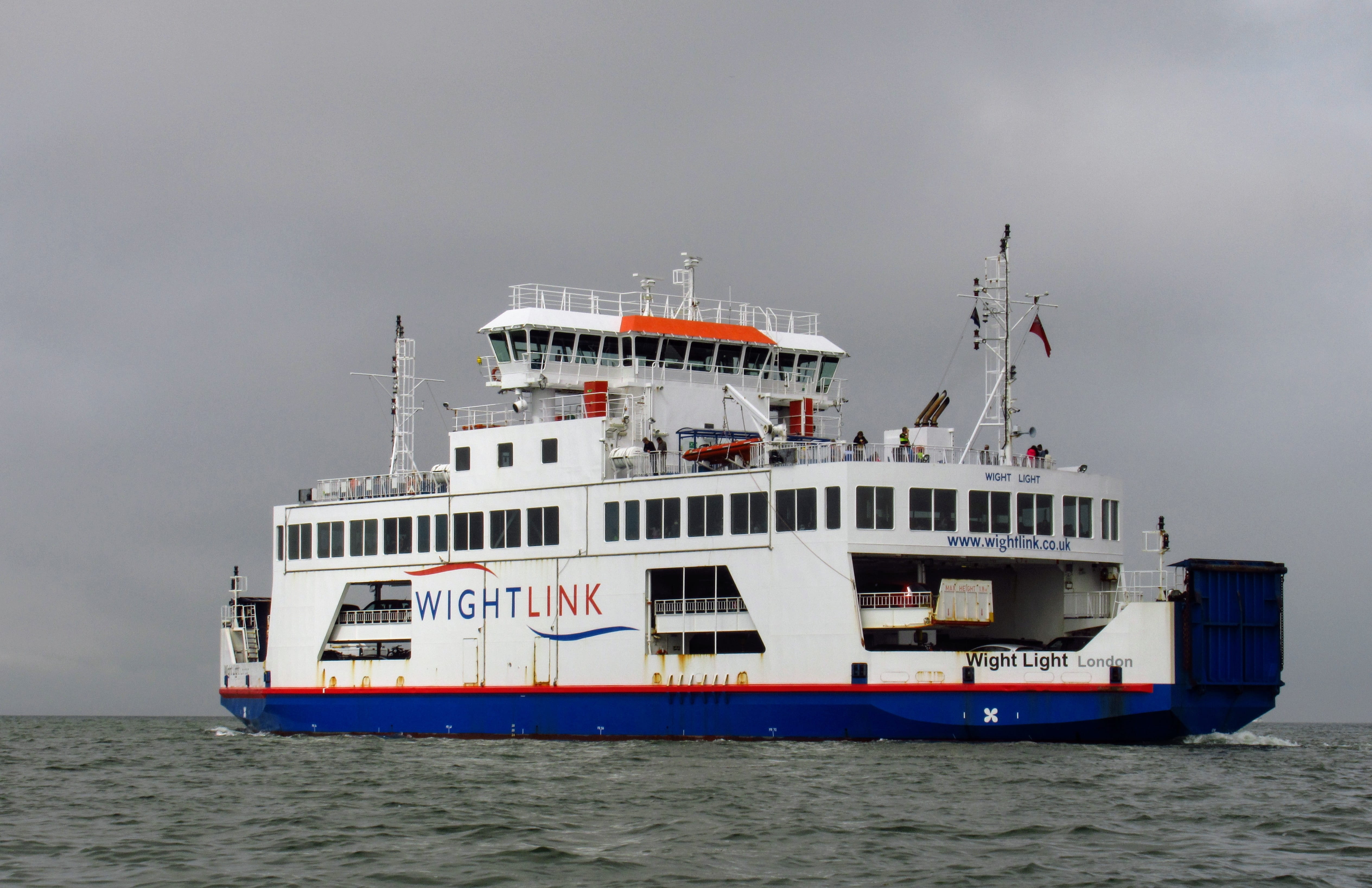 england, craft, sailing, cruise ship, no people, ferry, mode of transportation, sky, transportation, isle of wight, nature, tourism, cruise, accidents and disasters, HD Wallpaper