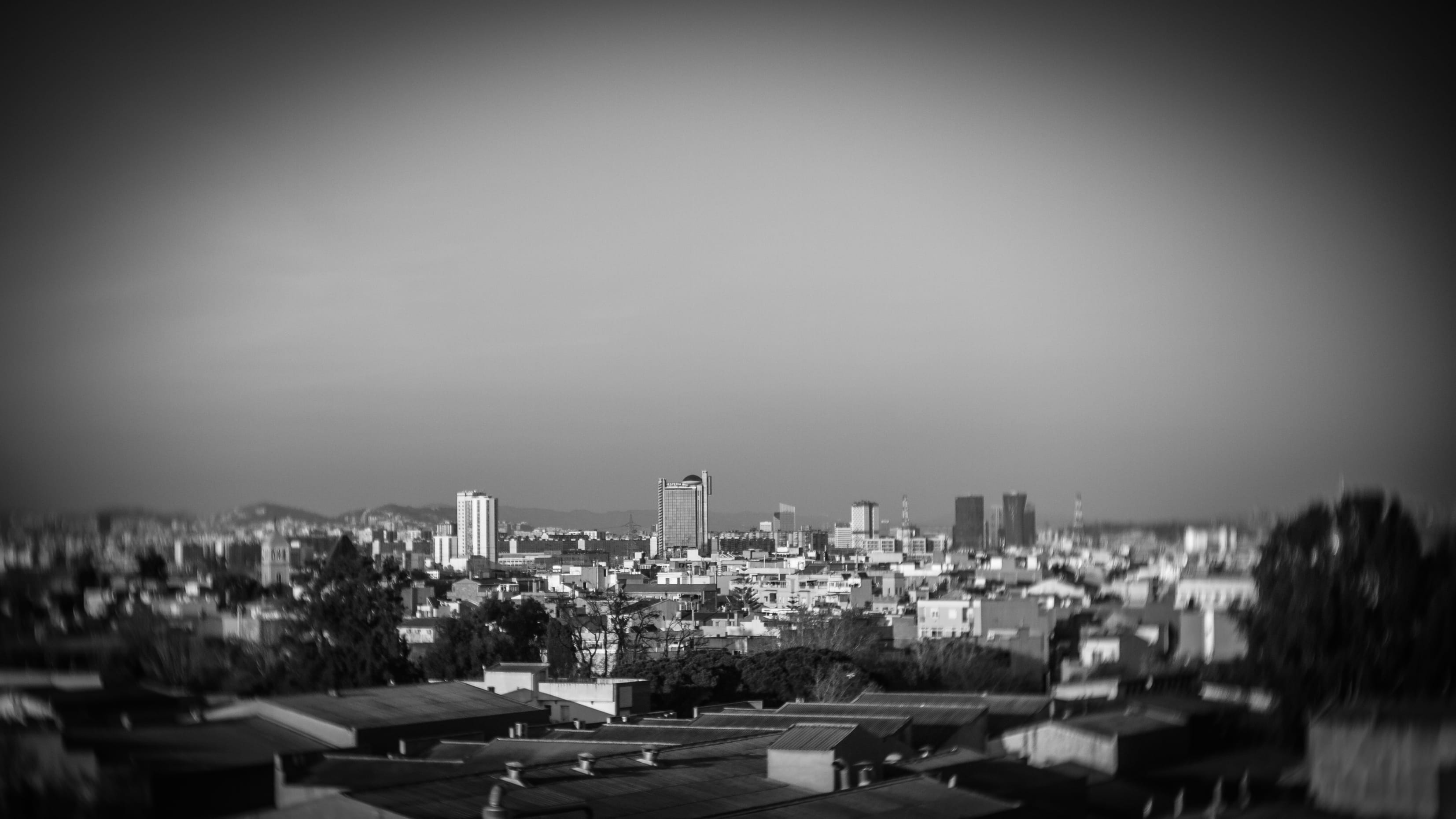 buildings, office building exterior, vignette, copy space, catalunya, 2K, outdoors, city, cityscape, sky, building exterior, built structure, skyline, HD Wallpaper