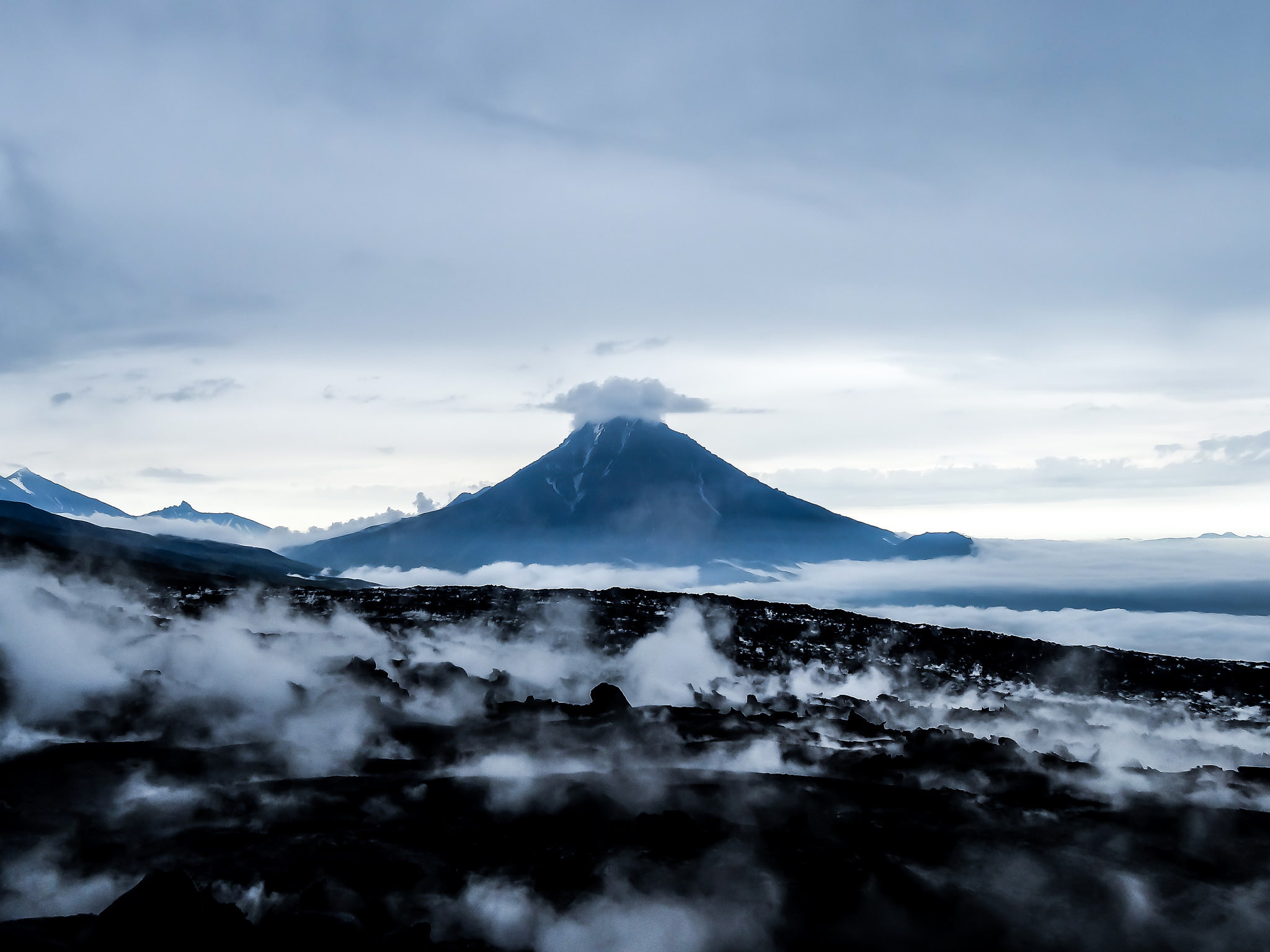 smoke, Klyuchevskaya Sopka, the sky, volcanic district, 1080P, clouds, Kamchatka, Vilyuchinsk, Flat Tolbachik, Russia, HD Wallpaper