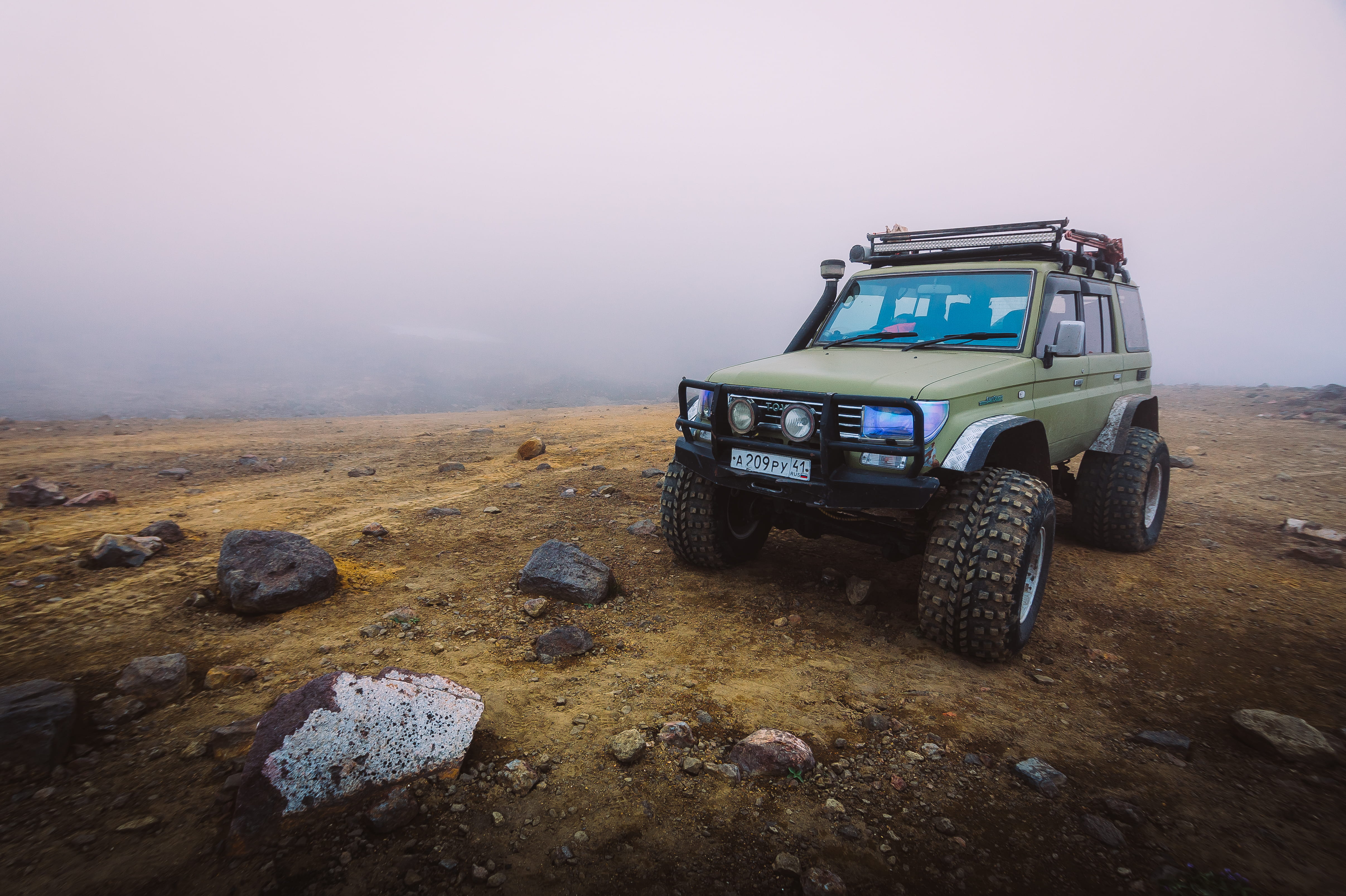 offroad, mode of transportation, 4K, automobile, brown, non-urban scene, road, 4x4, transport, jeep, kamchatka peninsula, mountain, vehicle, landscape, HD Wallpaper