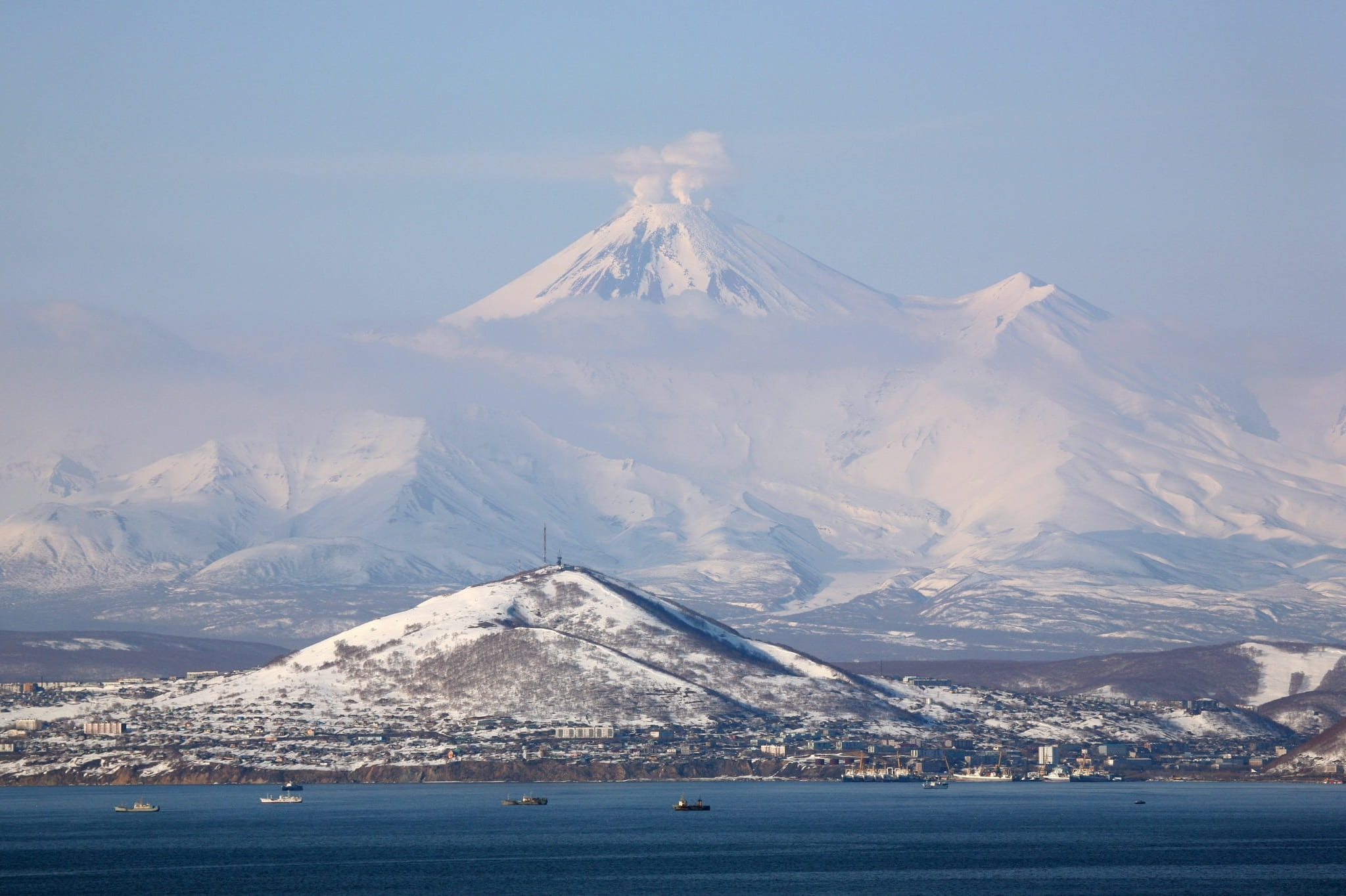 water, nature, silence, ice, winter, kamchatka, mountains, fog, mountain peak, volcano, outdoors, hill, city, no people, sea, environment, avacha bay, lagoon, HD Wallpaper