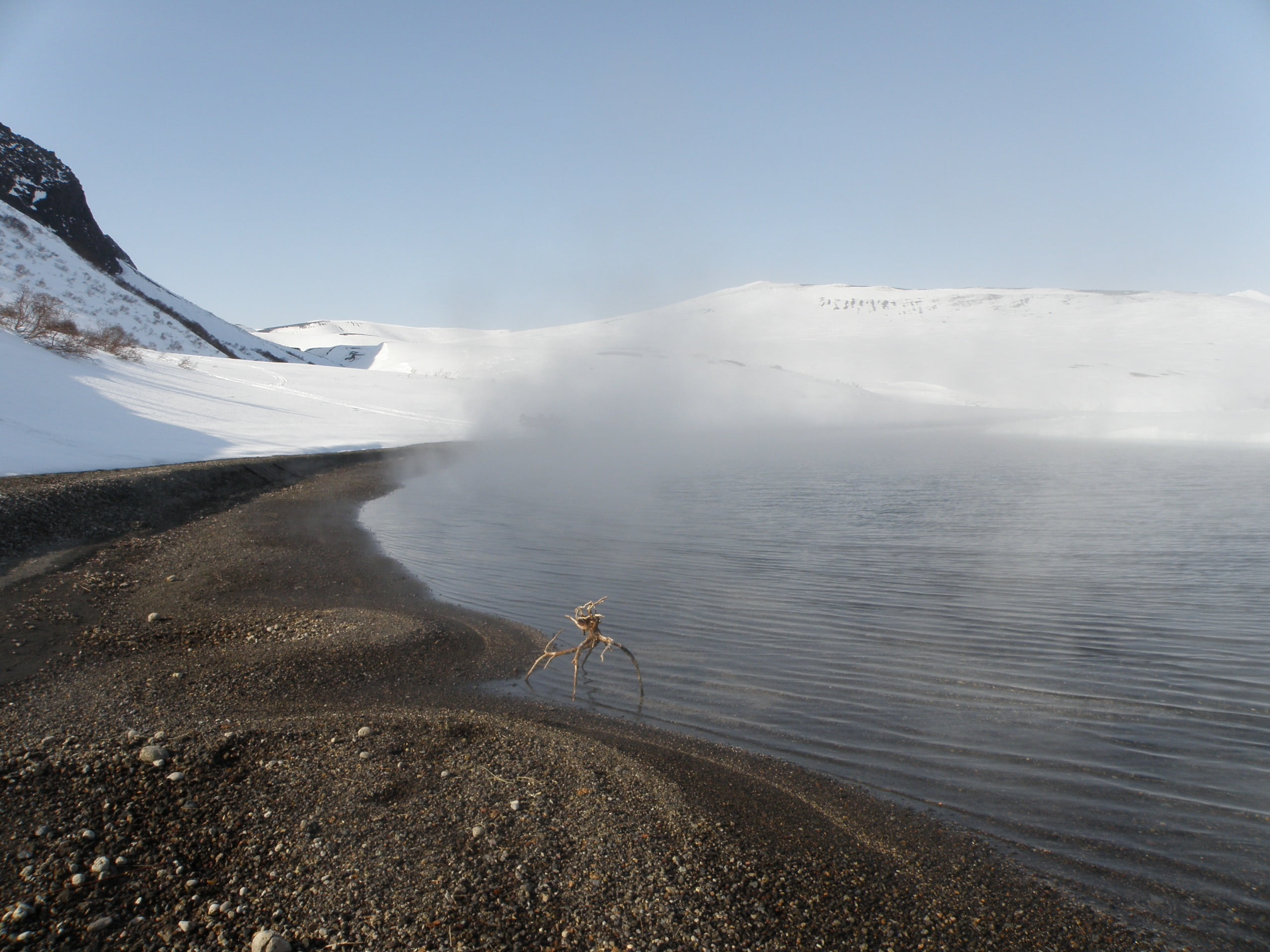 water, lake, pairs, beauty in nature, crater, tranquility, animal themes, slopes, day, sky, tranquil scene, nature, landscape, kamchatka, ice, winter, fog, HD Wallpaper