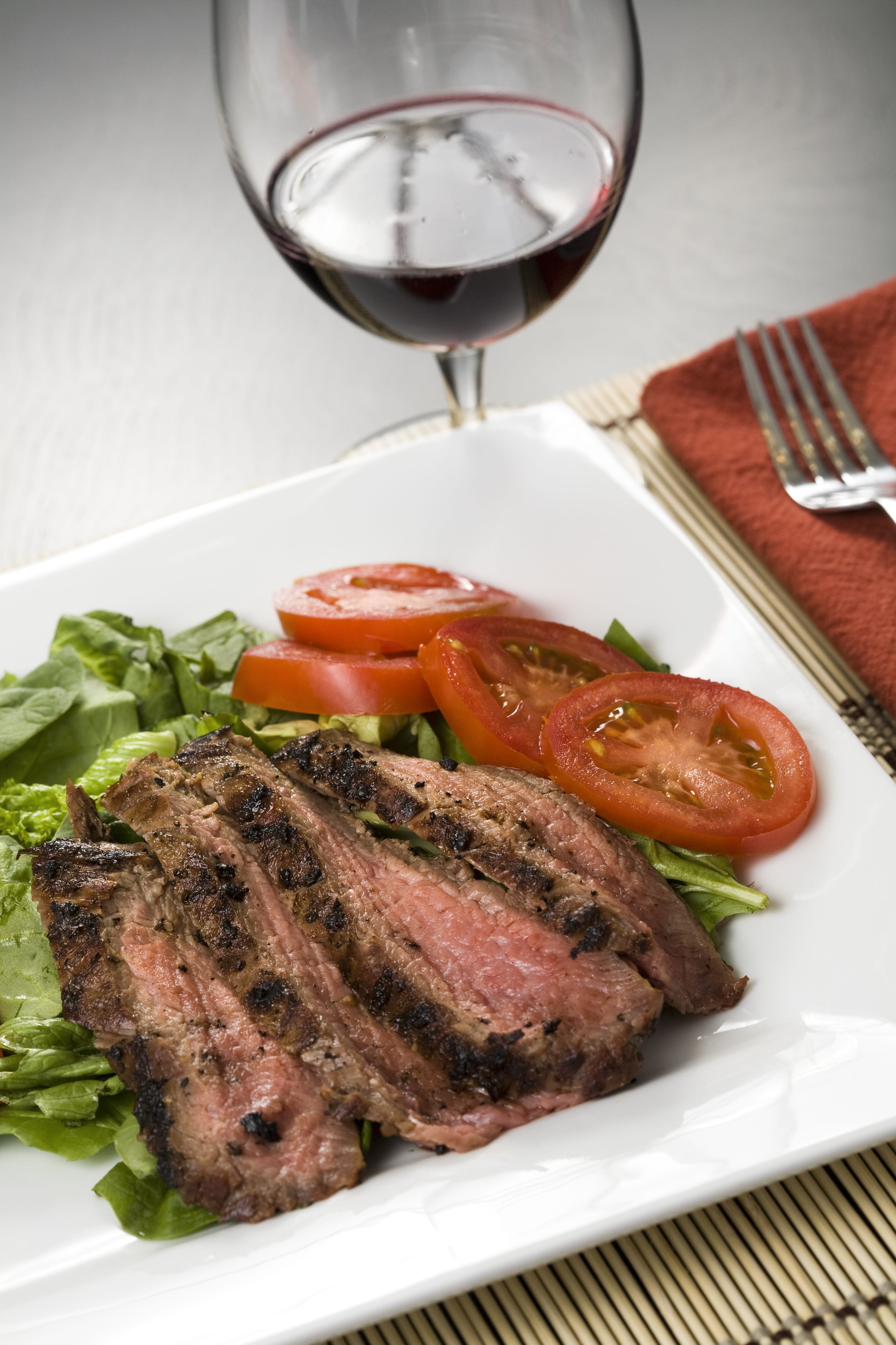 food, cuisine, slice, food and drink, delicious, beef, plate, flank steak, dinner, healthy eating, glass, wine, juicy, alcohol, meat, ready-to-eat, table, Phone HD Wallpaper
