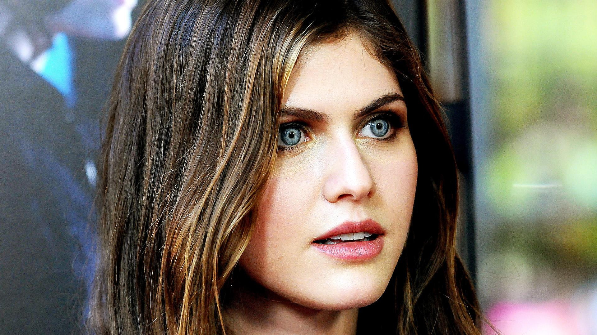 actress, blue eyes, Alexandra Daddario, women, colourfull, celebrity, brunette, 1080P, HD Wallpaper
