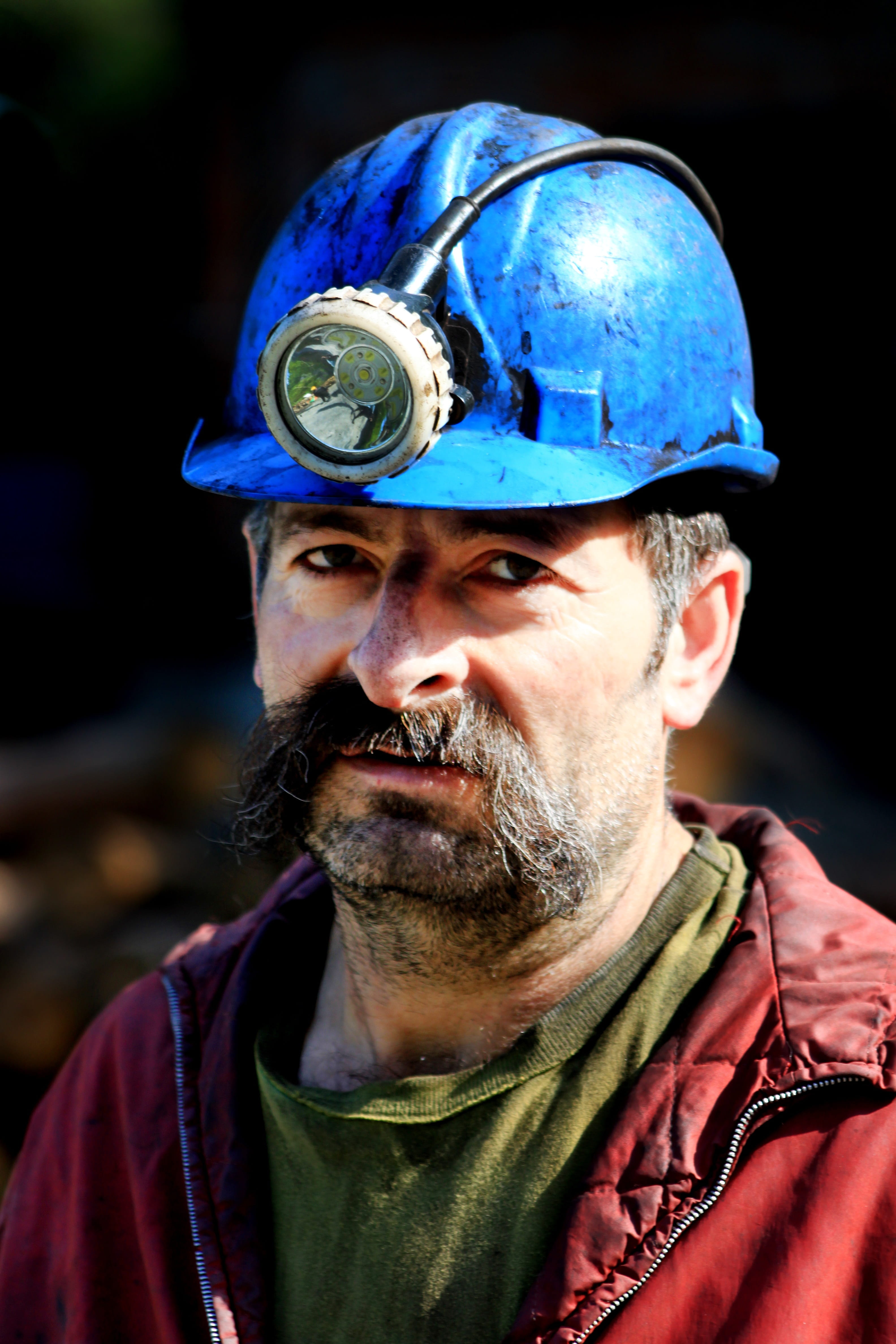 only men, one person, mature adult, men, hardhat, facial hair, mature men, adults only, headshot, front view, helmet, looking at camera, Miner, Portrait, Phone HD Wallpaper