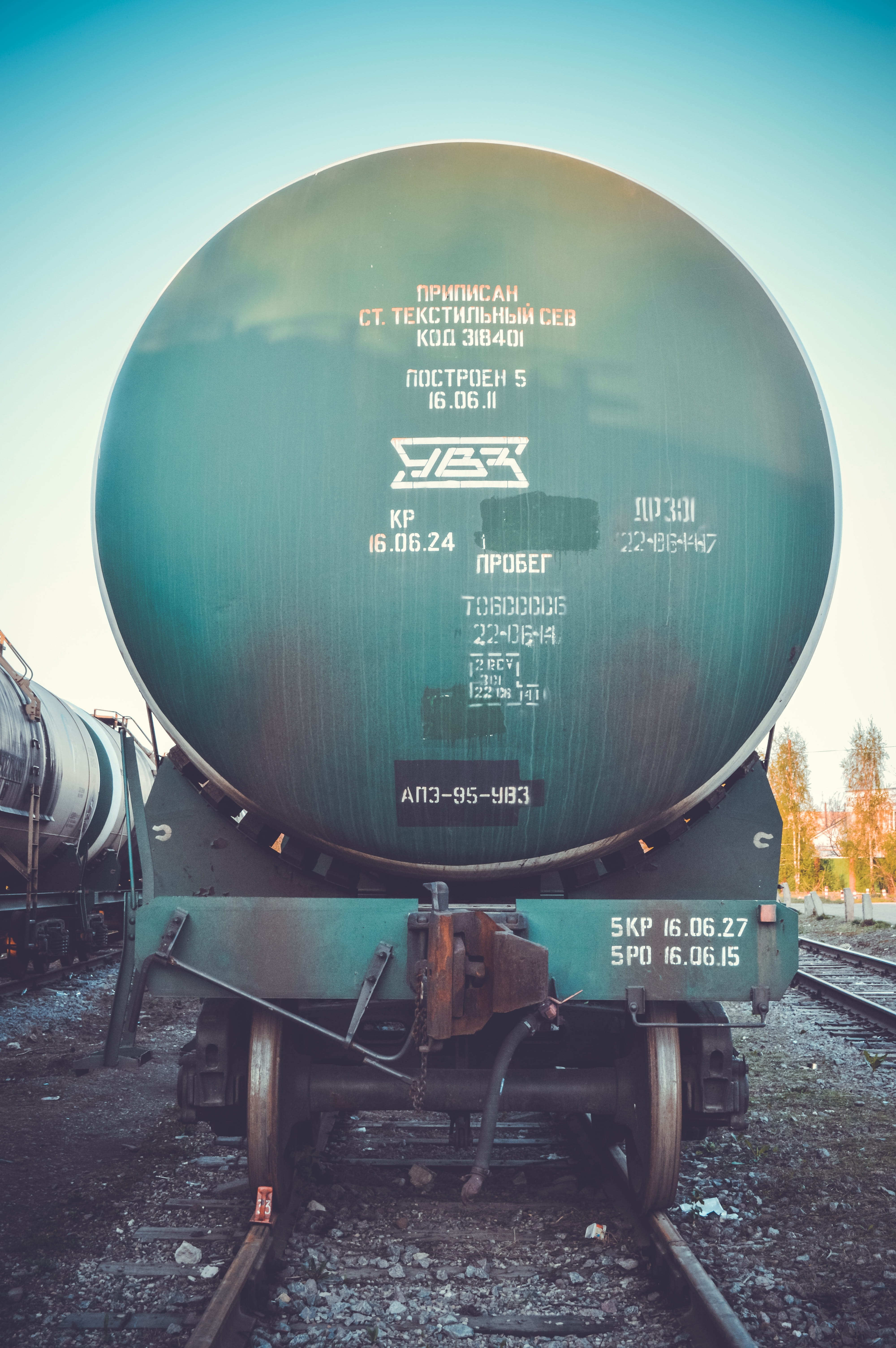machine, travel, station, communication, metal, text, echelon, public transportation, tanks, rusty, gasoline, fuel, minerals, railway track, outdoors, mode of transportation, Phone HD Wallpaper