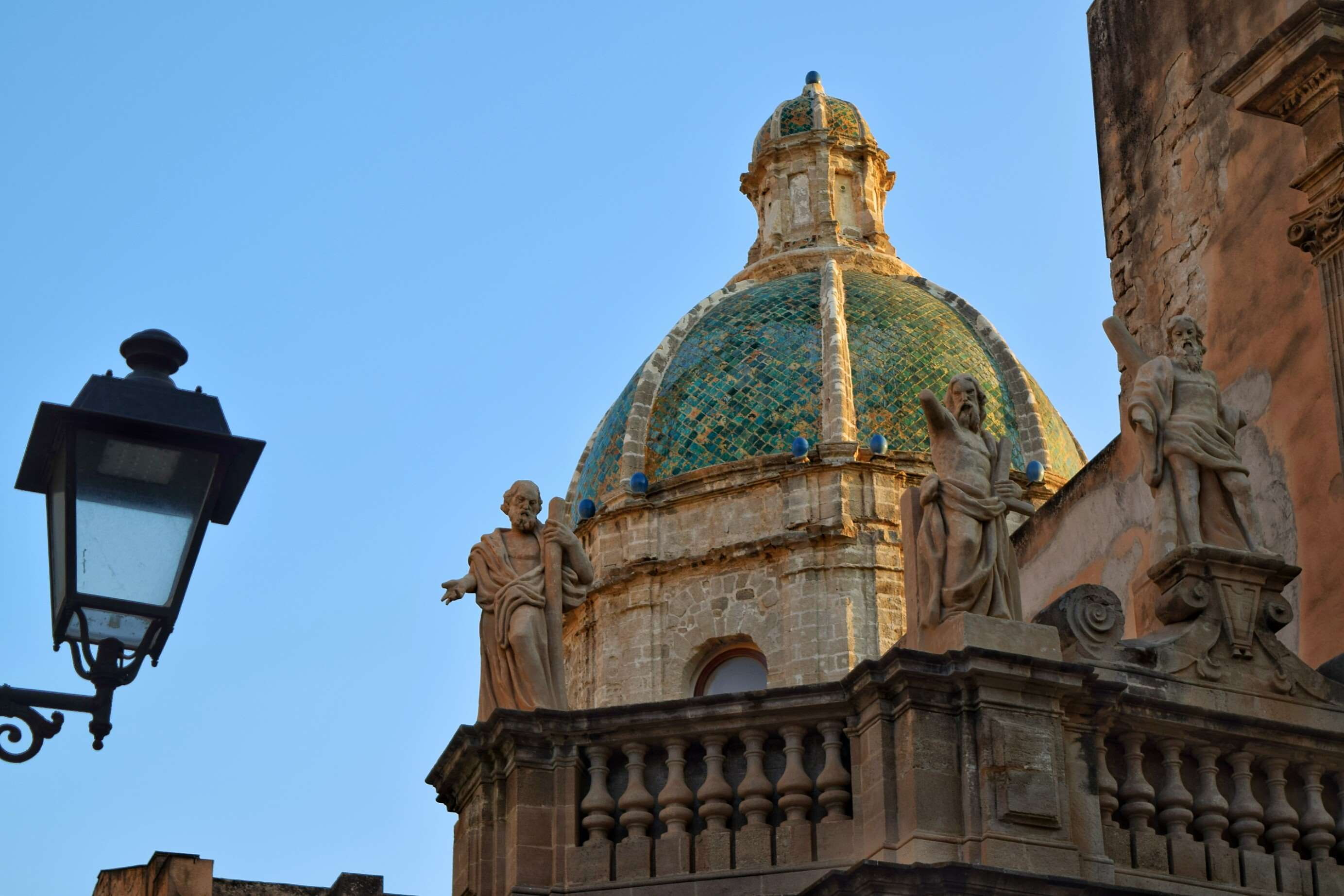 building exterior, clear sky, dome, place of worship, tourism, history, built structure, travel destinations, the past, architecture, low angle view, church, HD Wallpaper