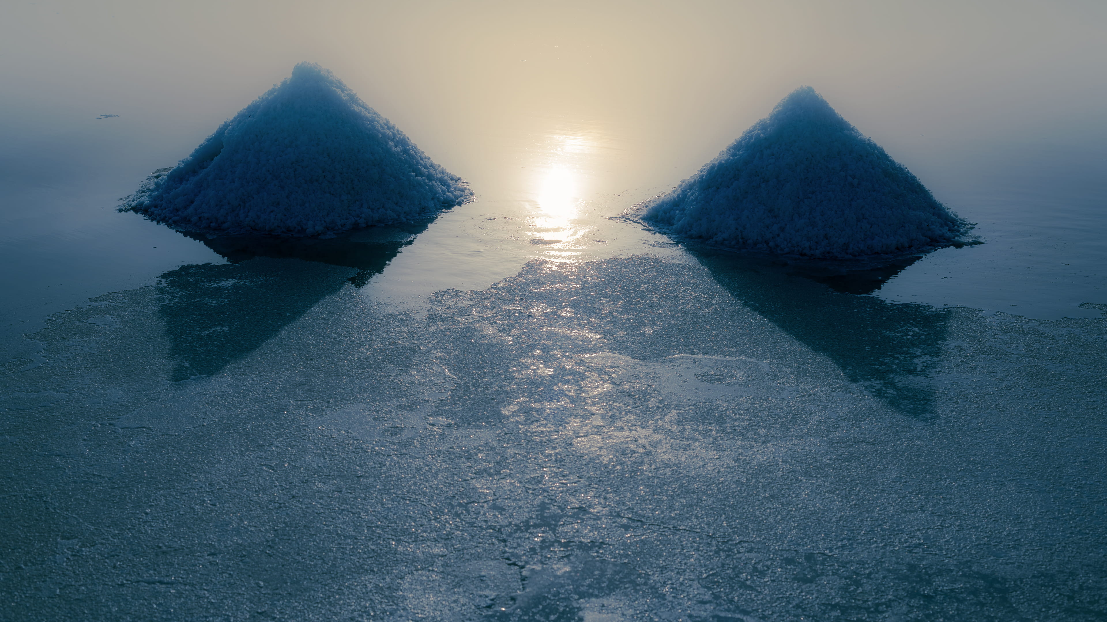 the way forward, trapani, salt - mineral, day, 4K, blue, water, twins, sky, no people, idyllic, nature, italy, mineral, outdoors, salt flat, wet, sea, HD Wallpaper
