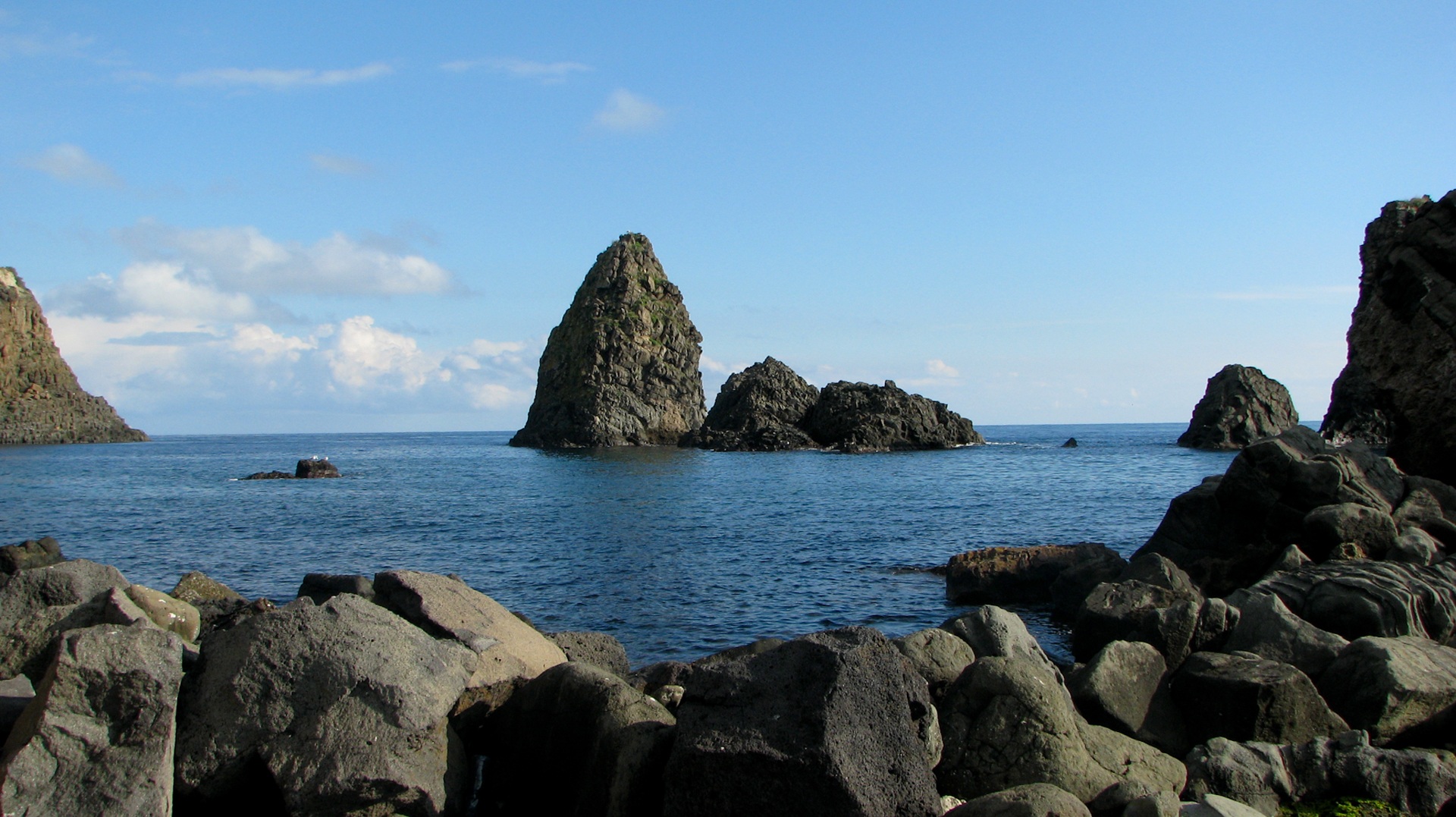 cloud - sky, acitrezza, no people, tranquility, landscape, day, scenics - nature, stack rock, rock, beauty in nature, beach, rocks, costa, nature, etna, HD Wallpaper