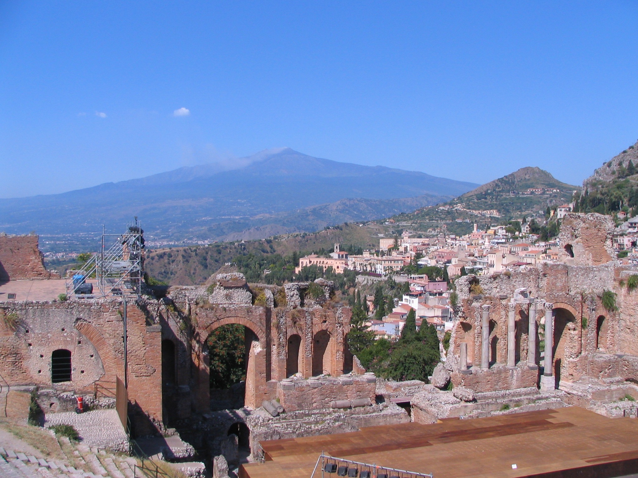 buildings, ruined, sky, history, etna volcano, archaeology, real people, ancient, clear sky, photo, built structure, tourism, mountain, brown, daytime, HD Wallpaper