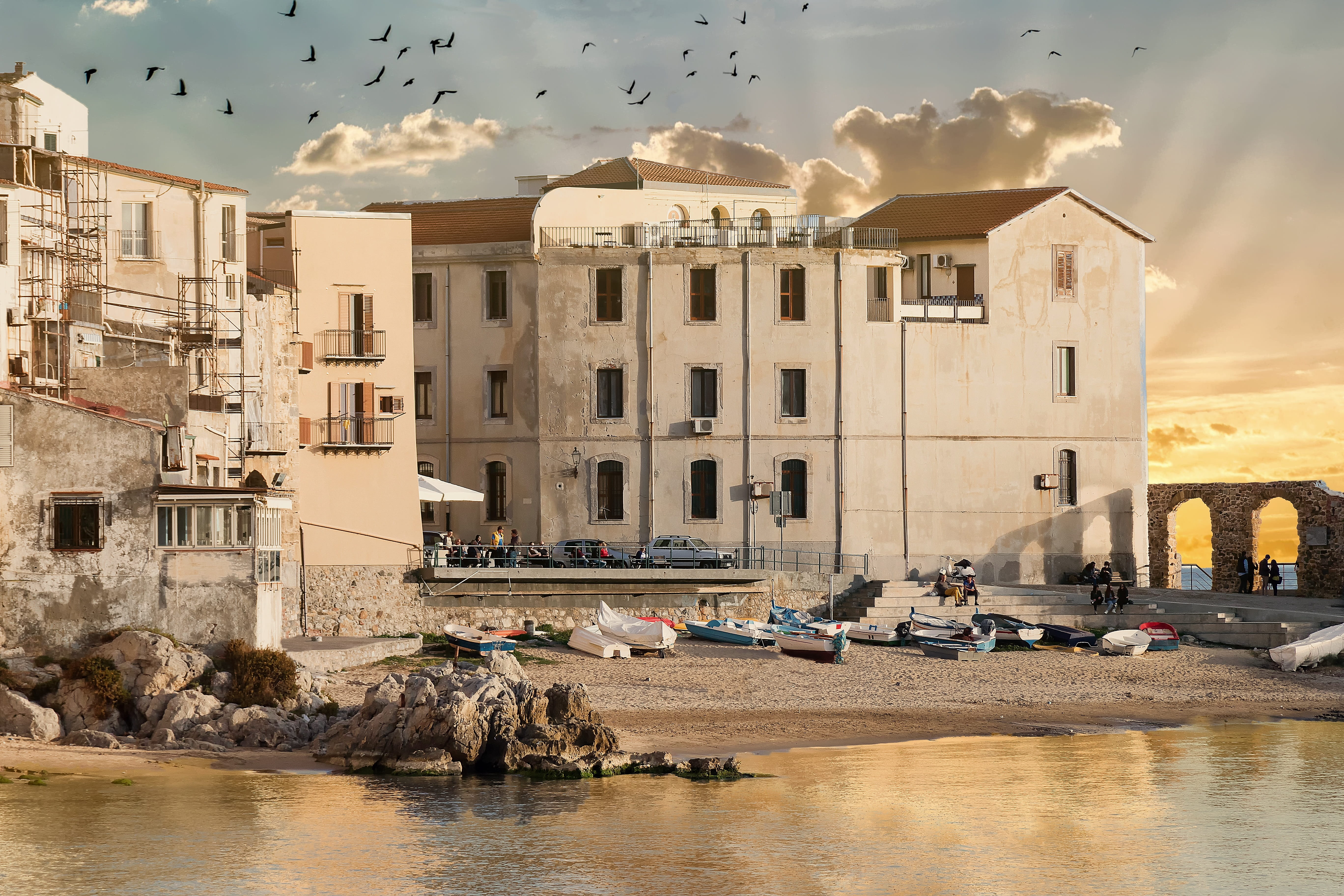 waters, large group of animals, borgo, flying, houses, animal wildlife, incidental people, seagull, built structure, cefalù, construction, building exterior, HD Wallpaper