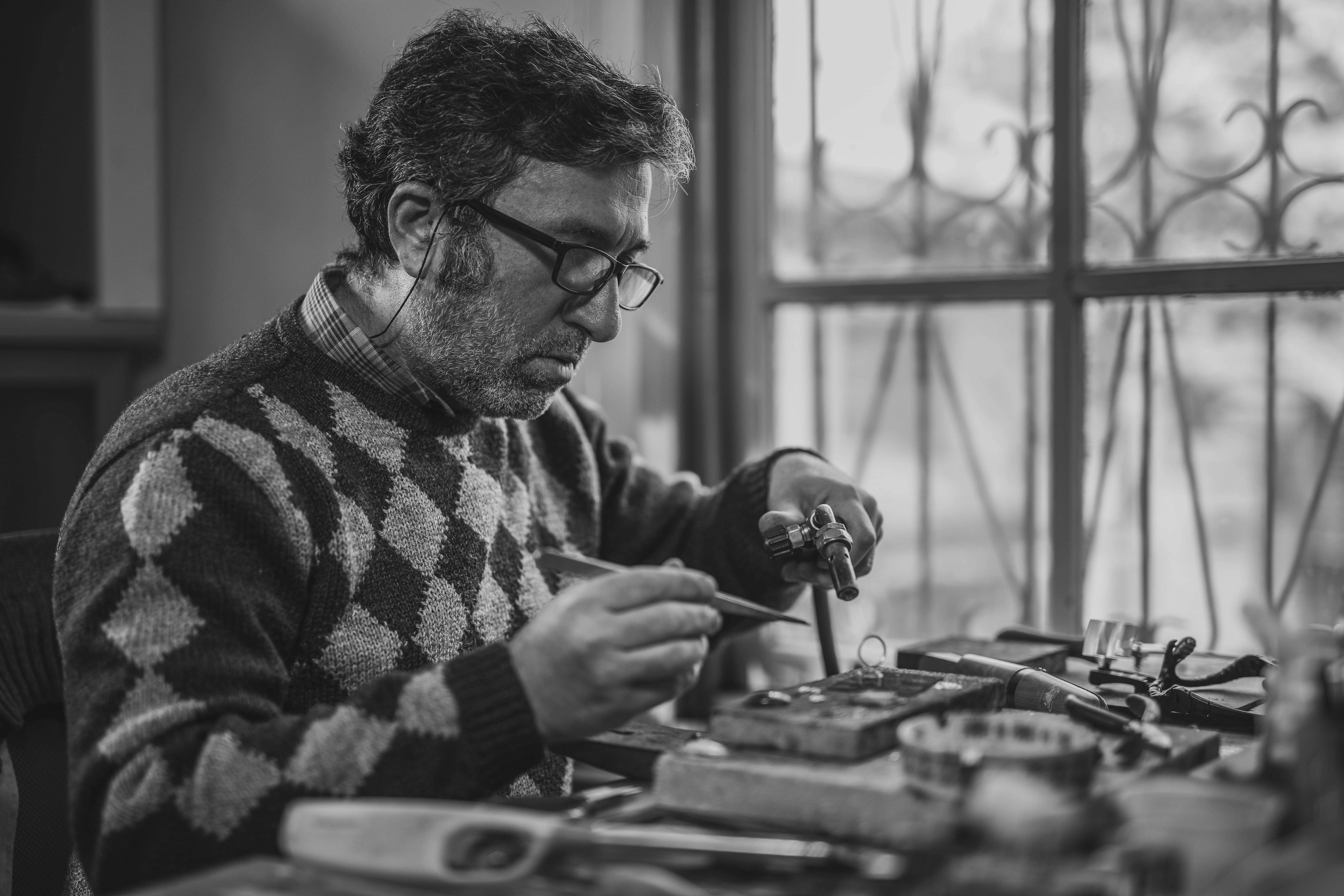 one person, room, real people, expertise, person, senior adult, men, workshop, 5K, tools, adult, blur, portrait, table, photo, working, job, monochrome, HD Wallpaper