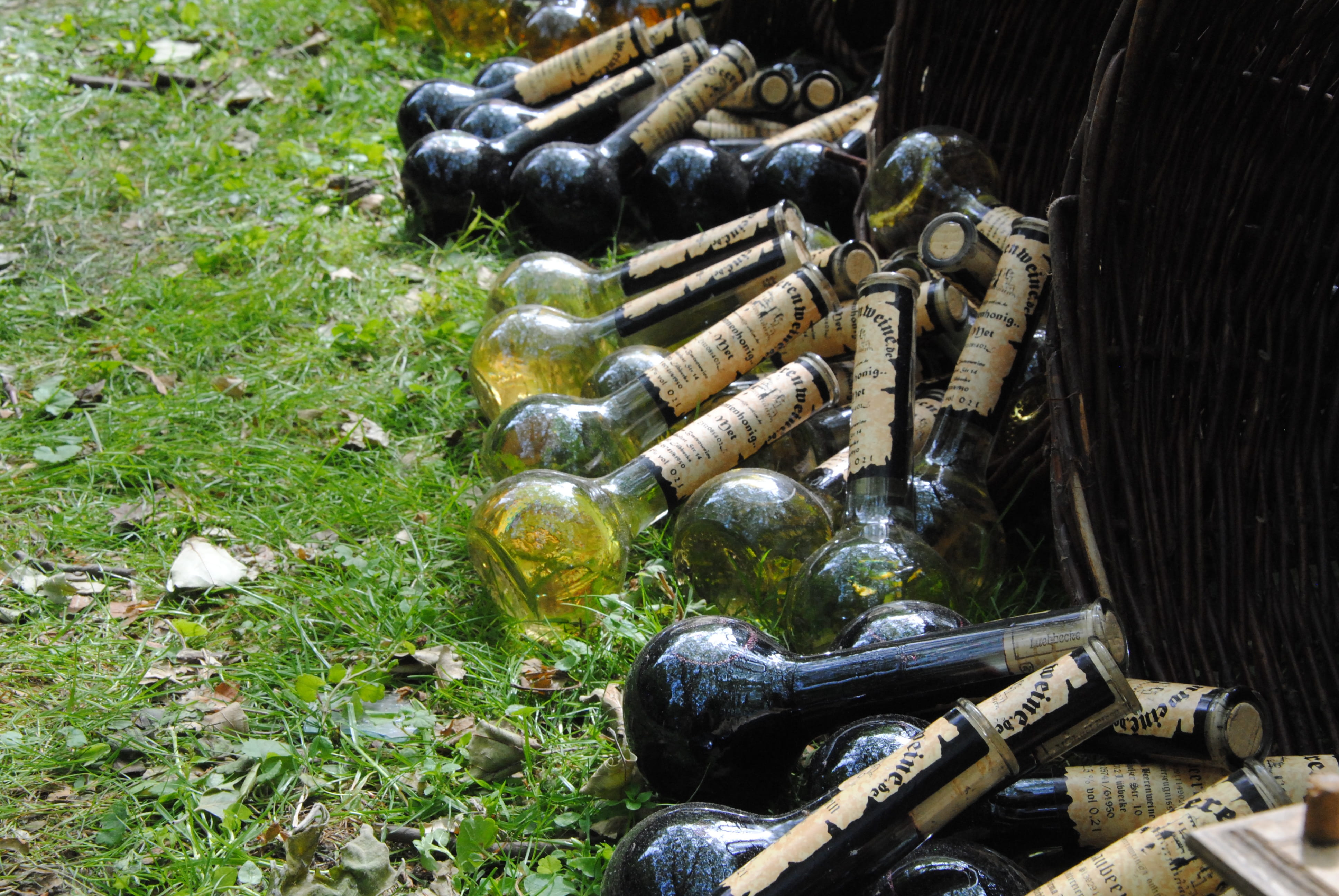 no people, water, alcohol, spektakulum, large group of objects, high angle view, glass, bottle, spirit, field, glass bottles, sale, beverages, decoration, HD Wallpaper
