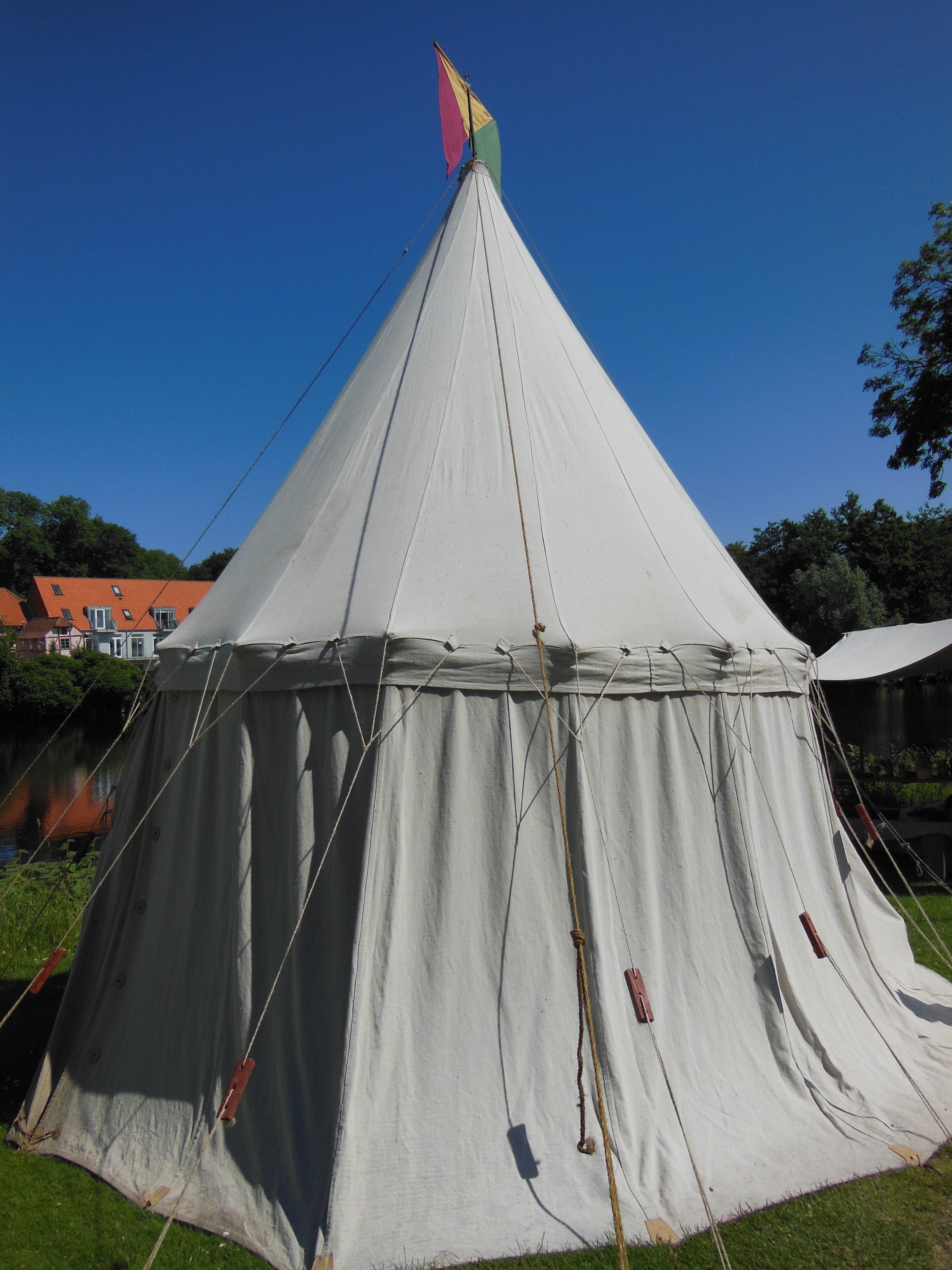 market tent, pitched, field, architecture, linen, crafts, blue, blue sky, tent, built structure, medieval, clear sky, summer, circus, 4K, entertainment tent, Phone HD Wallpaper
