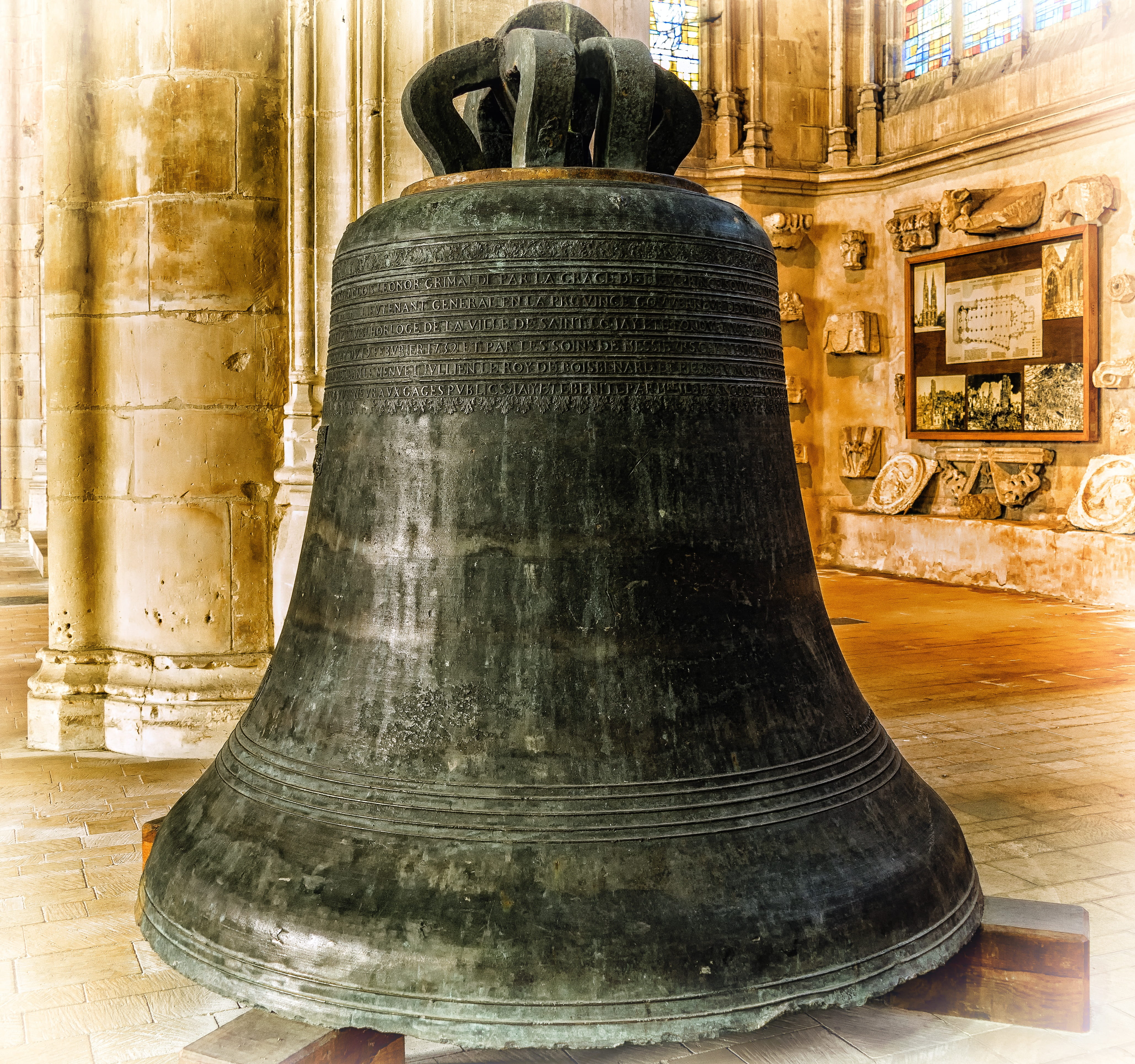 built structure, 4K, place of worship, architecture, indoors, iron, beat, cast, architectural column, day, sound, bell, spirituality, belief, art and craft, HD Wallpaper