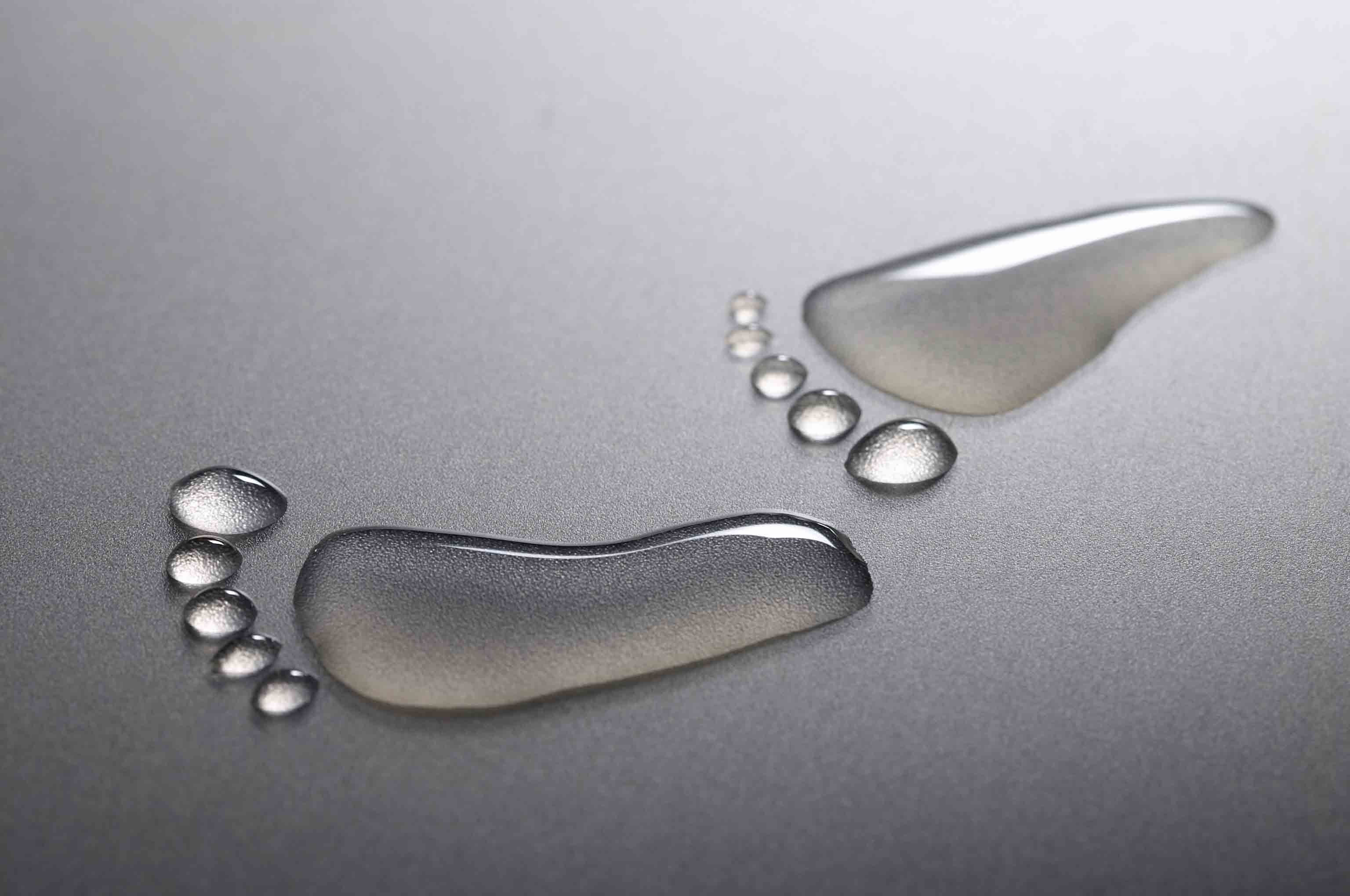 single Object, luxury, pill, gray background, still life, metal, spoon, metallic, legs, no People, jewelry, surface, prints, blue, high angle view, shiny, HD Wallpaper