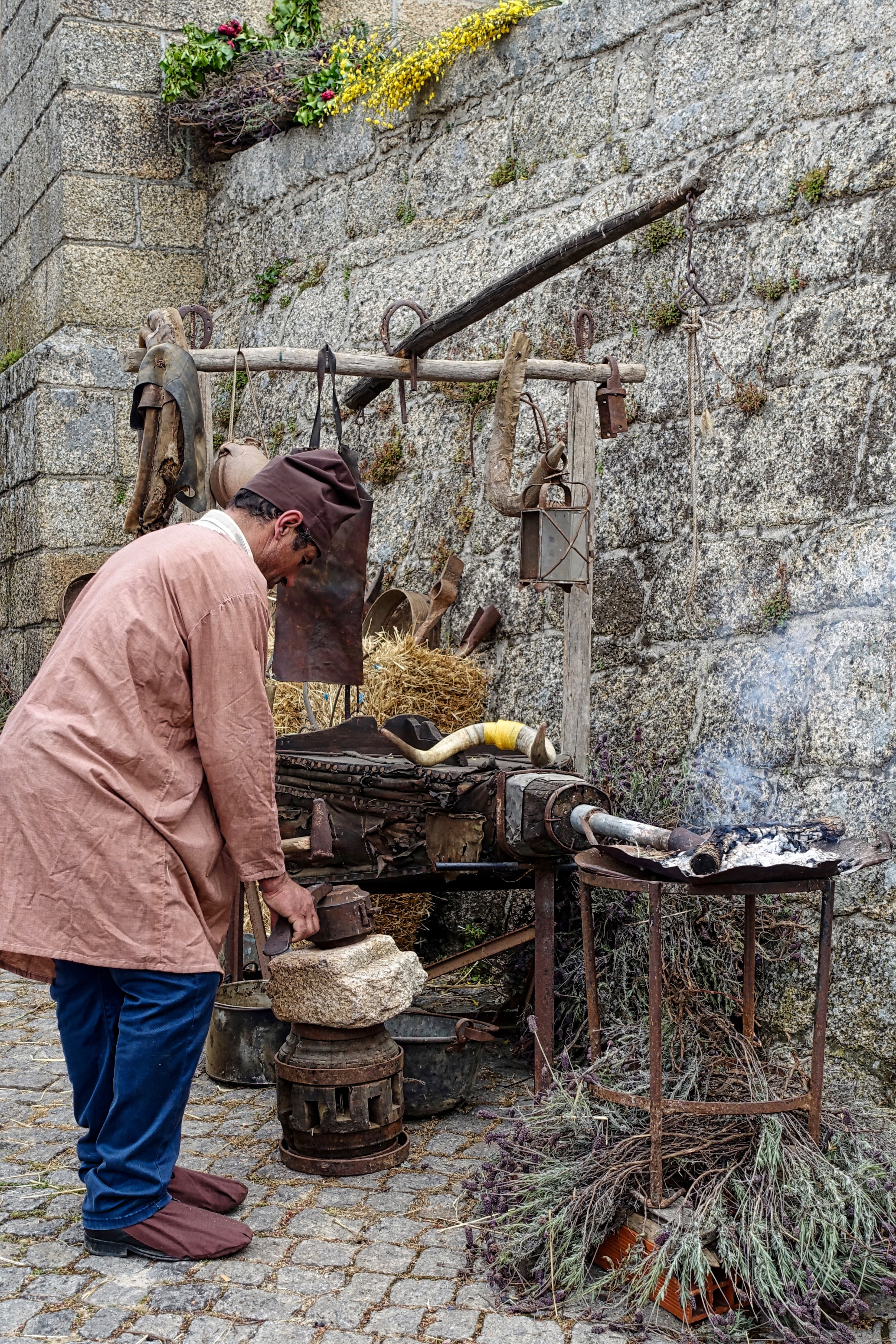 medieval, built structure, heat, metal, worker, casual clothing, 4K, retro, container, blacksmith, anvil, plant, historical, standing, working, metalwork, Phone HD Wallpaper