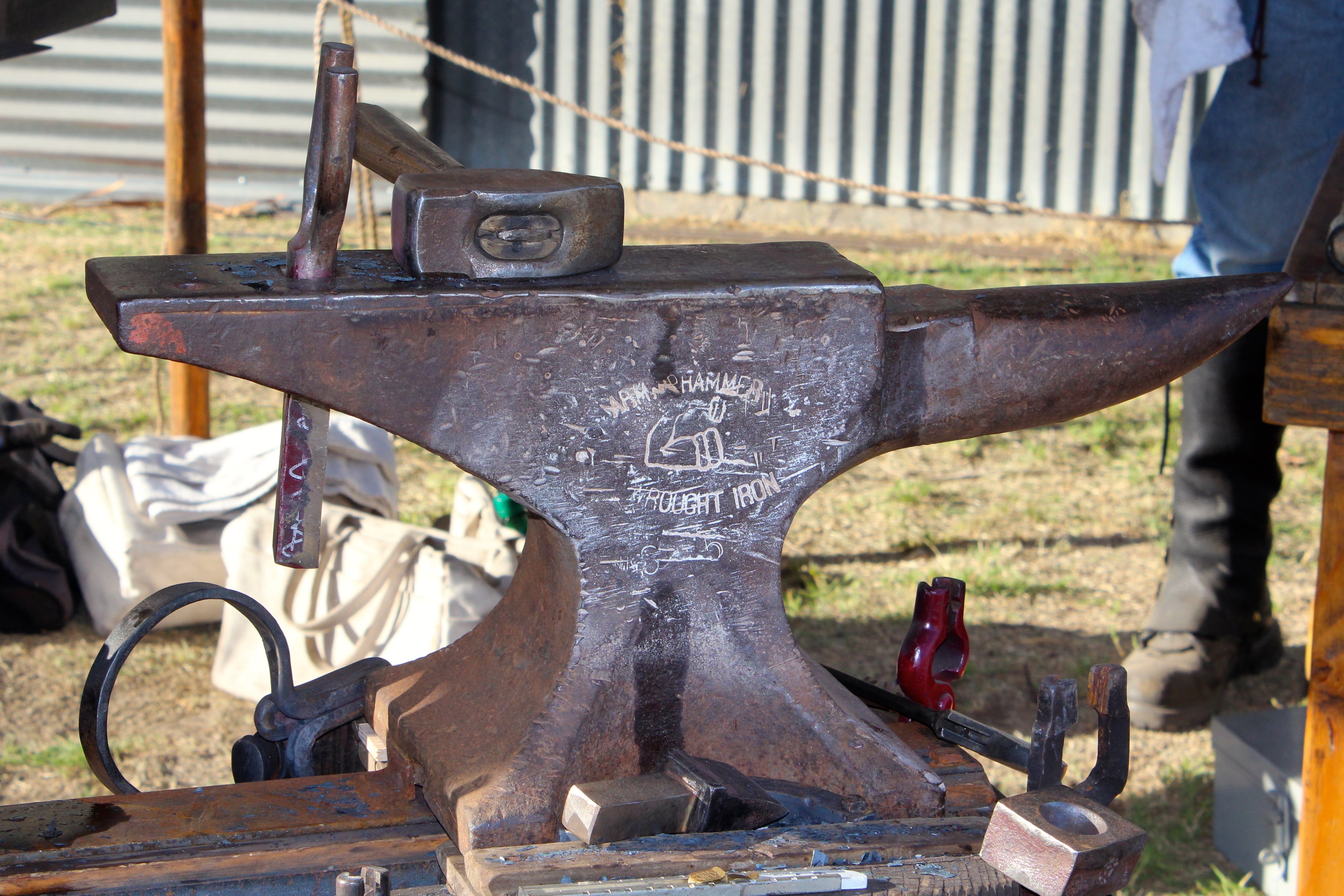 forging, heavy, art and craft, park - man made space, workshop, 4K, tools, representation, no people, blacksmith, antique, machinery, animal representation, HD Wallpaper