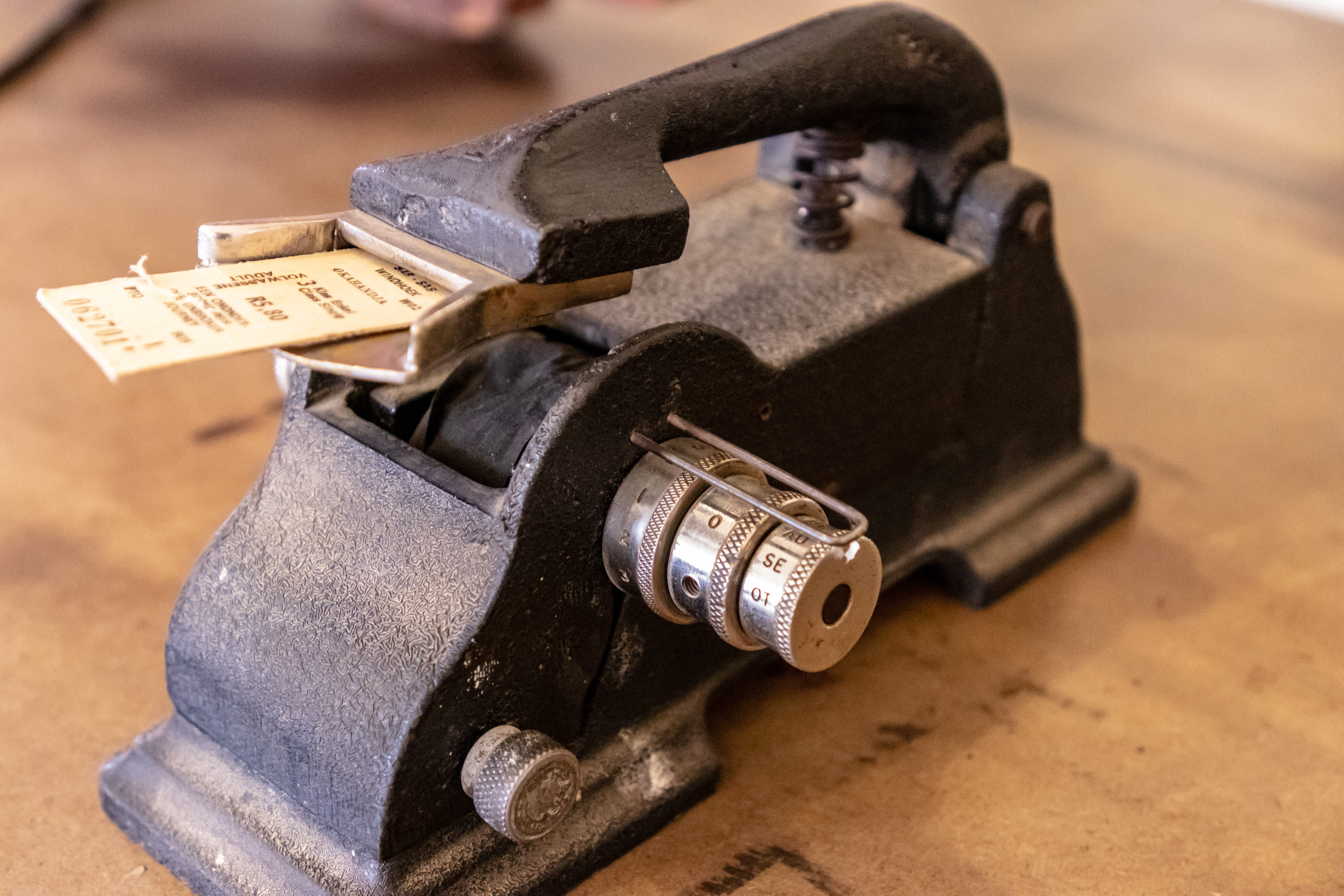 economy, close-up, still life, antique, box, single object, hand tool, computer, metal, bronze, combination lock, machine, technology, wood - material, HD Wallpaper