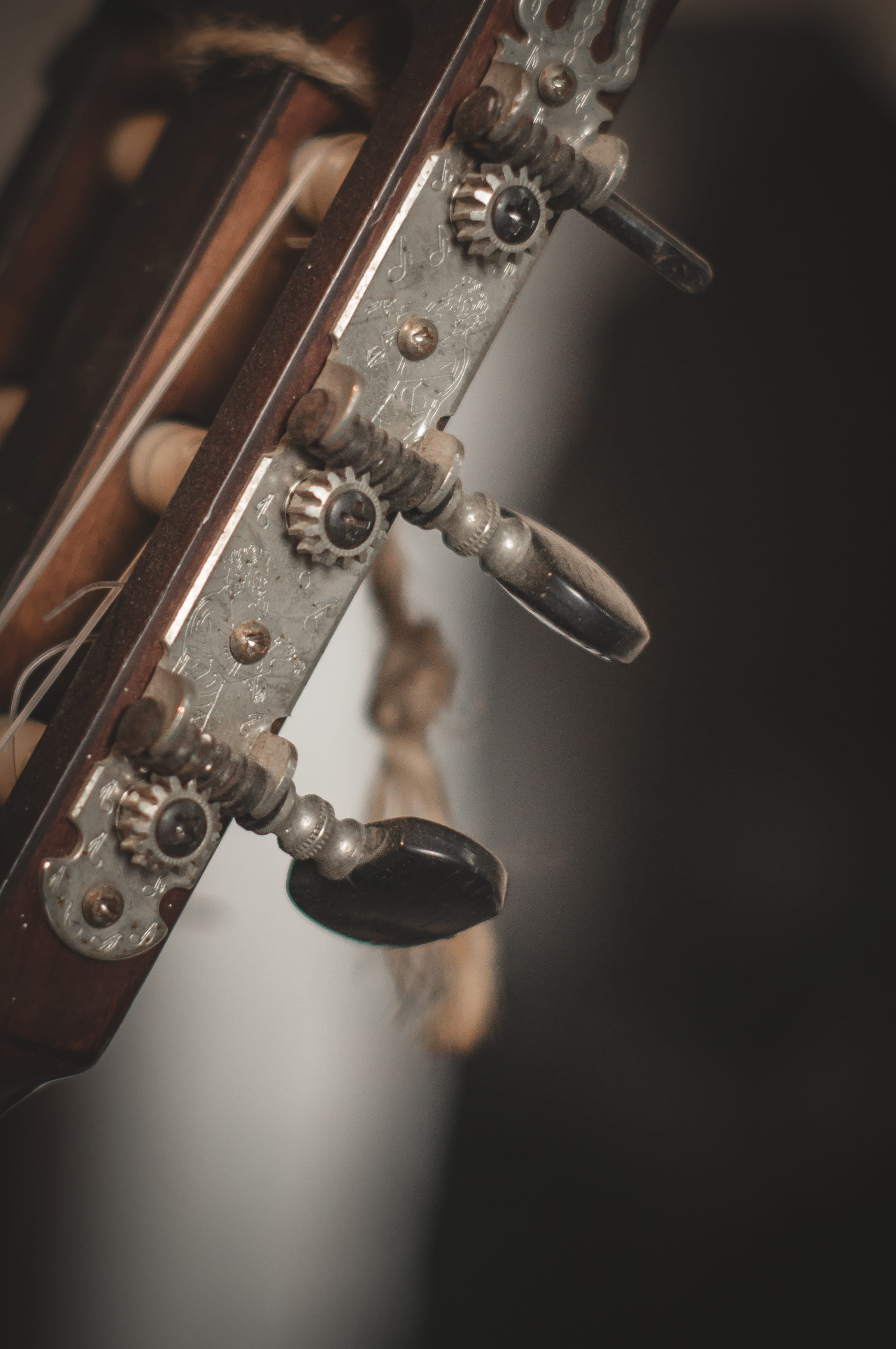 leisure activities, music, weapon, protection, electric guitar, brake, 2K, wood, focus on foreground, hardwood, single object, arts culture and entertainment, Phone HD Wallpaper