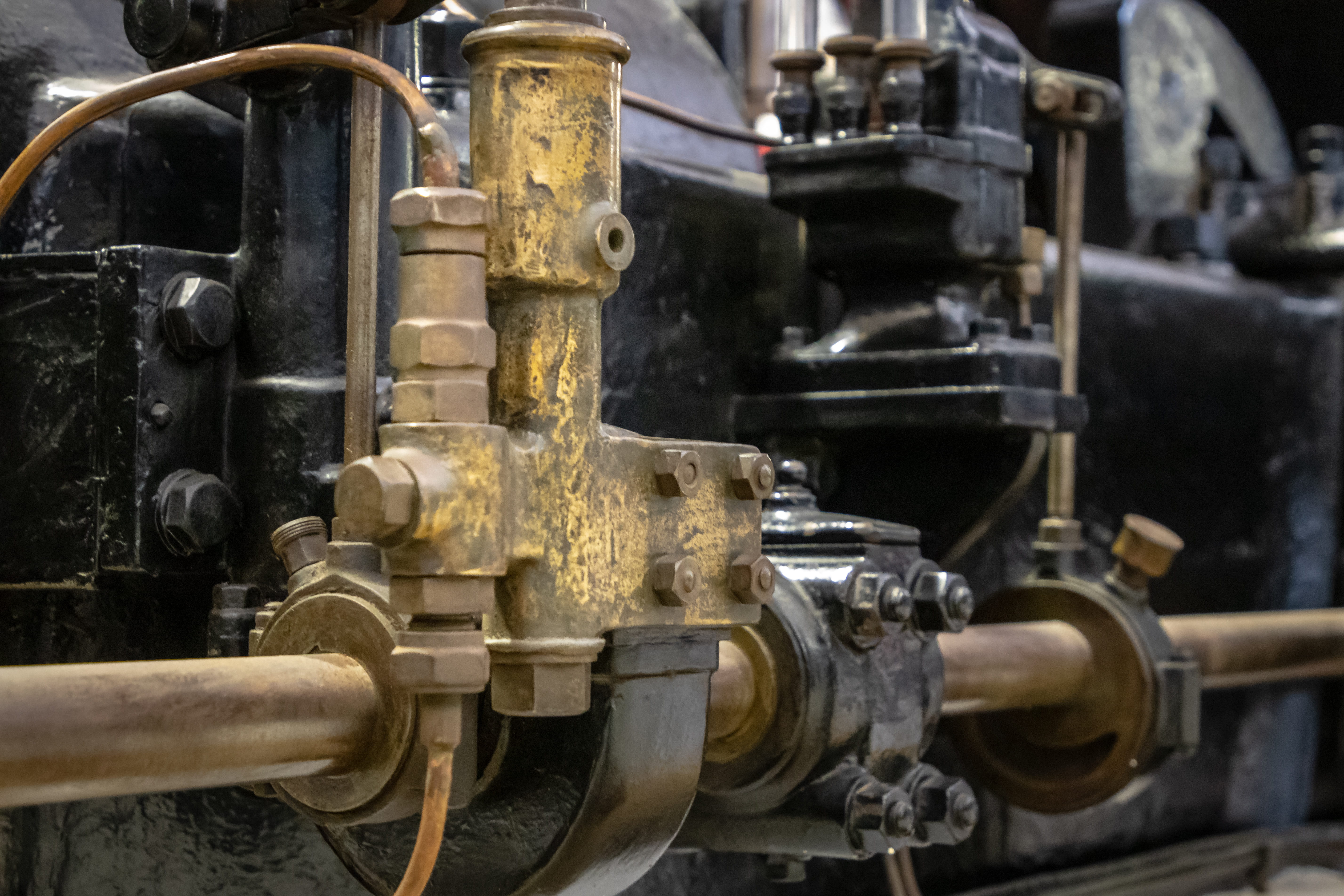 cylinder, wheel, machine part, drive shaft, transportation, technology, close-up, no people, vise, valve, 5K, factory, motor, connection, coil, business, HD Wallpaper