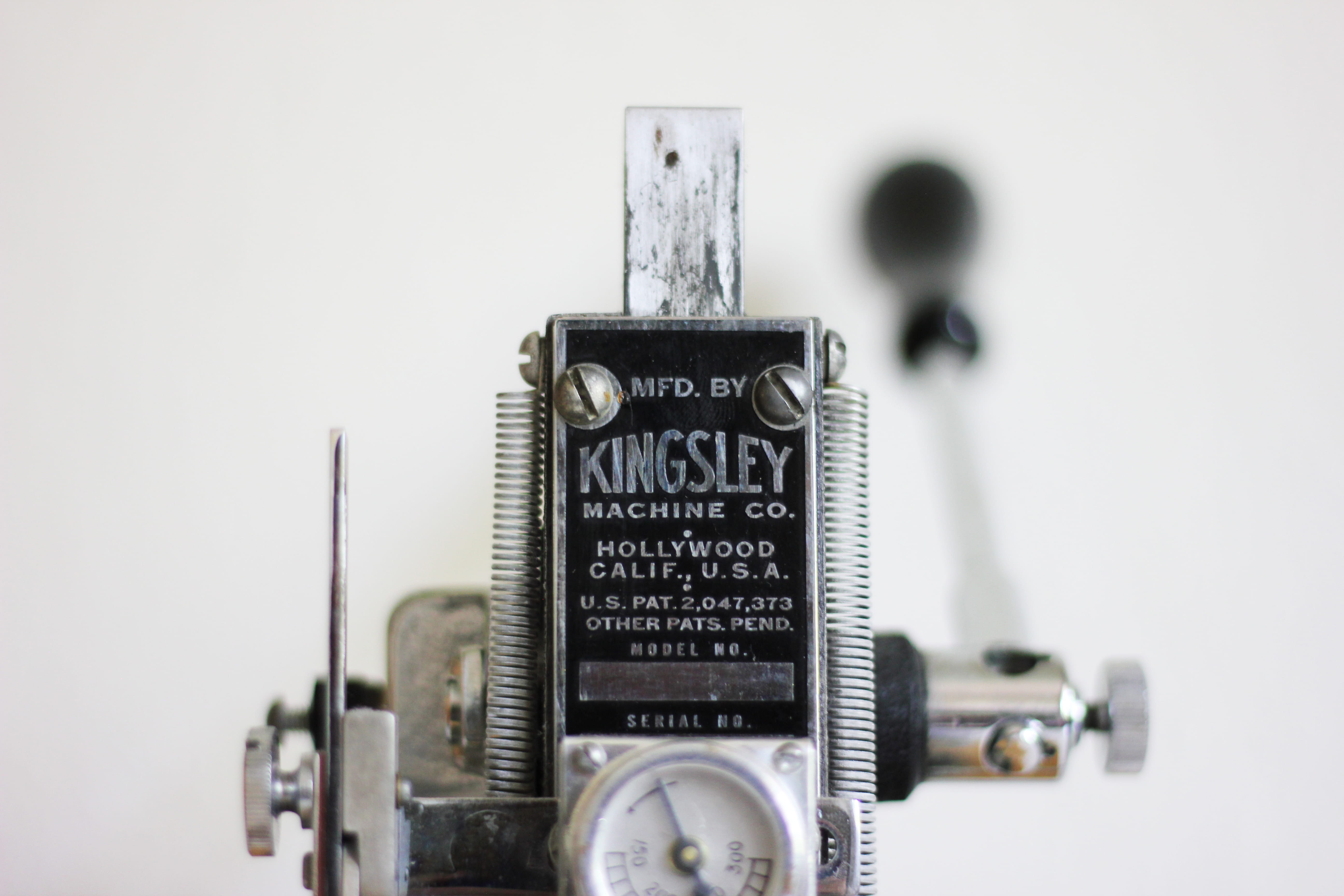 focus on foreground, copy space, technology, foil stamping, black, electrical device, vise, equipment, instrument of measurement, connector, still life, HD Wallpaper