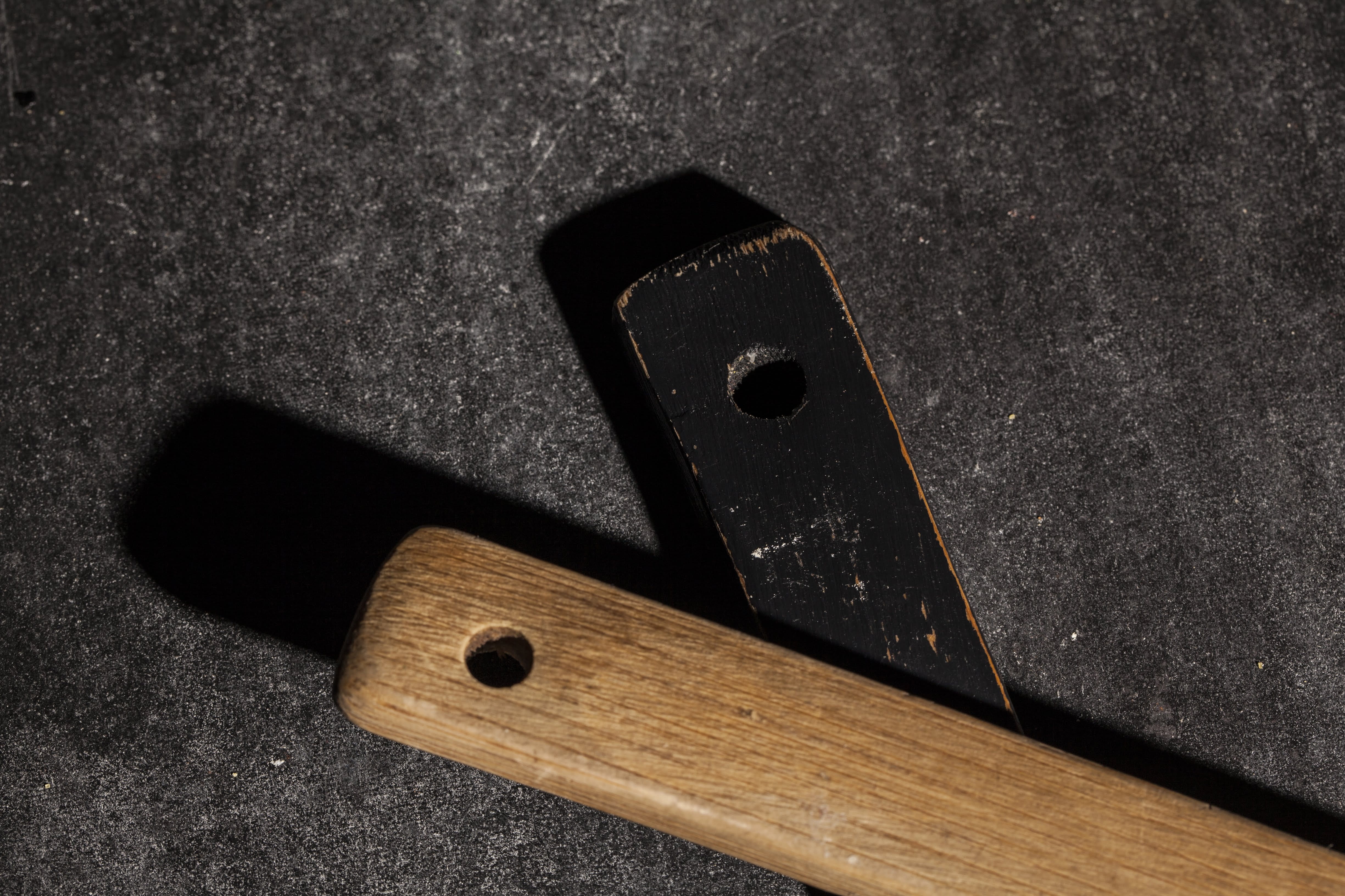 weaponry, knife, black color, musical instrument, single object, table, protection, safety, adapter, indoors, textured, close-up, bracket, man made, security, HD Wallpaper