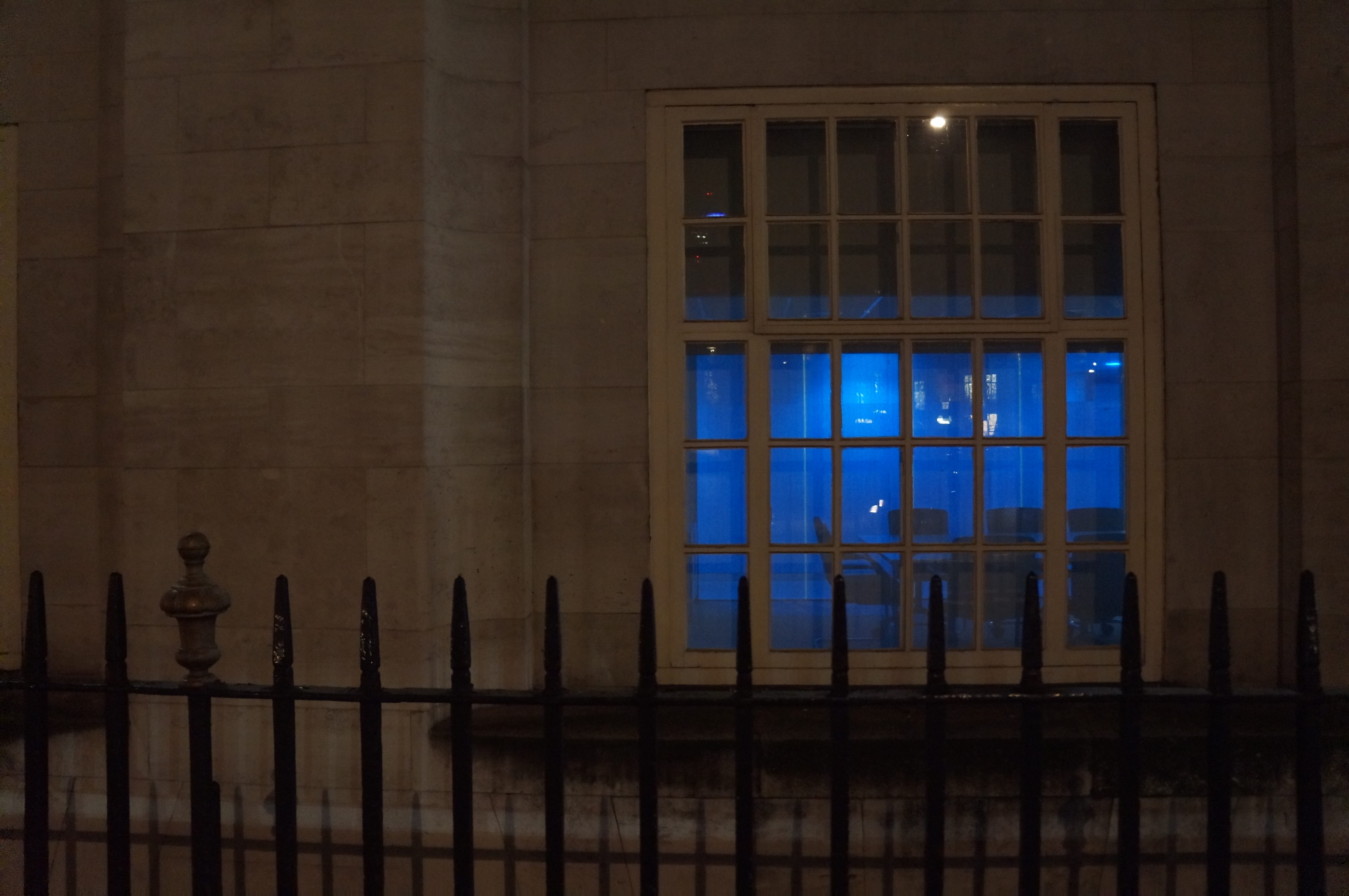 nightshot, picture window, silhouette, glass, banister, barrier, 4K, light, window, built structure, handrail, wall, glass - material, building exterior, HD Wallpaper