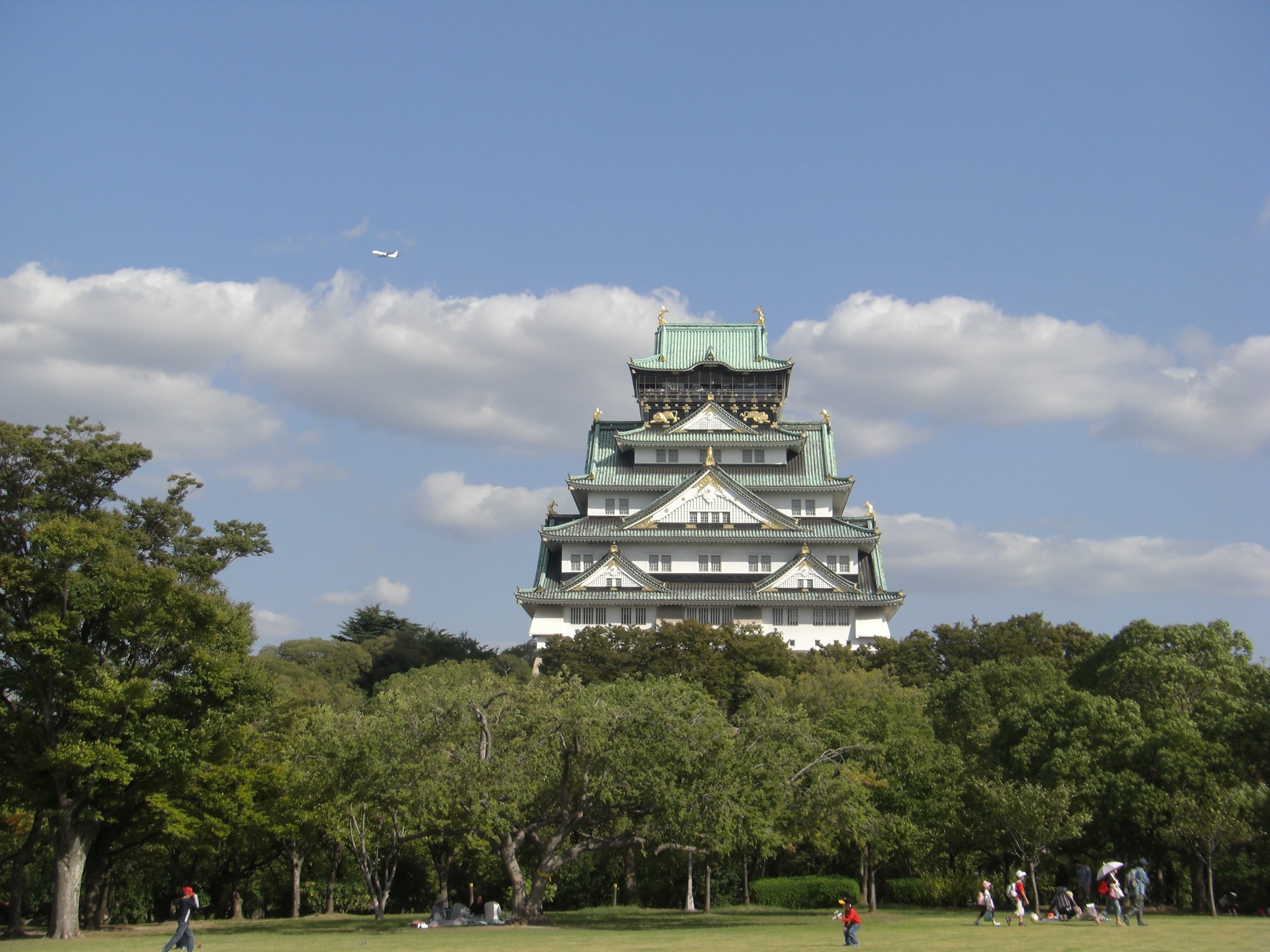 nature, day, built structure, Kinjo, men, outdoors, cloud - sky, group of people, tree, Castle Tower, geumseong, large group of people, building exterior, HD Wallpaper