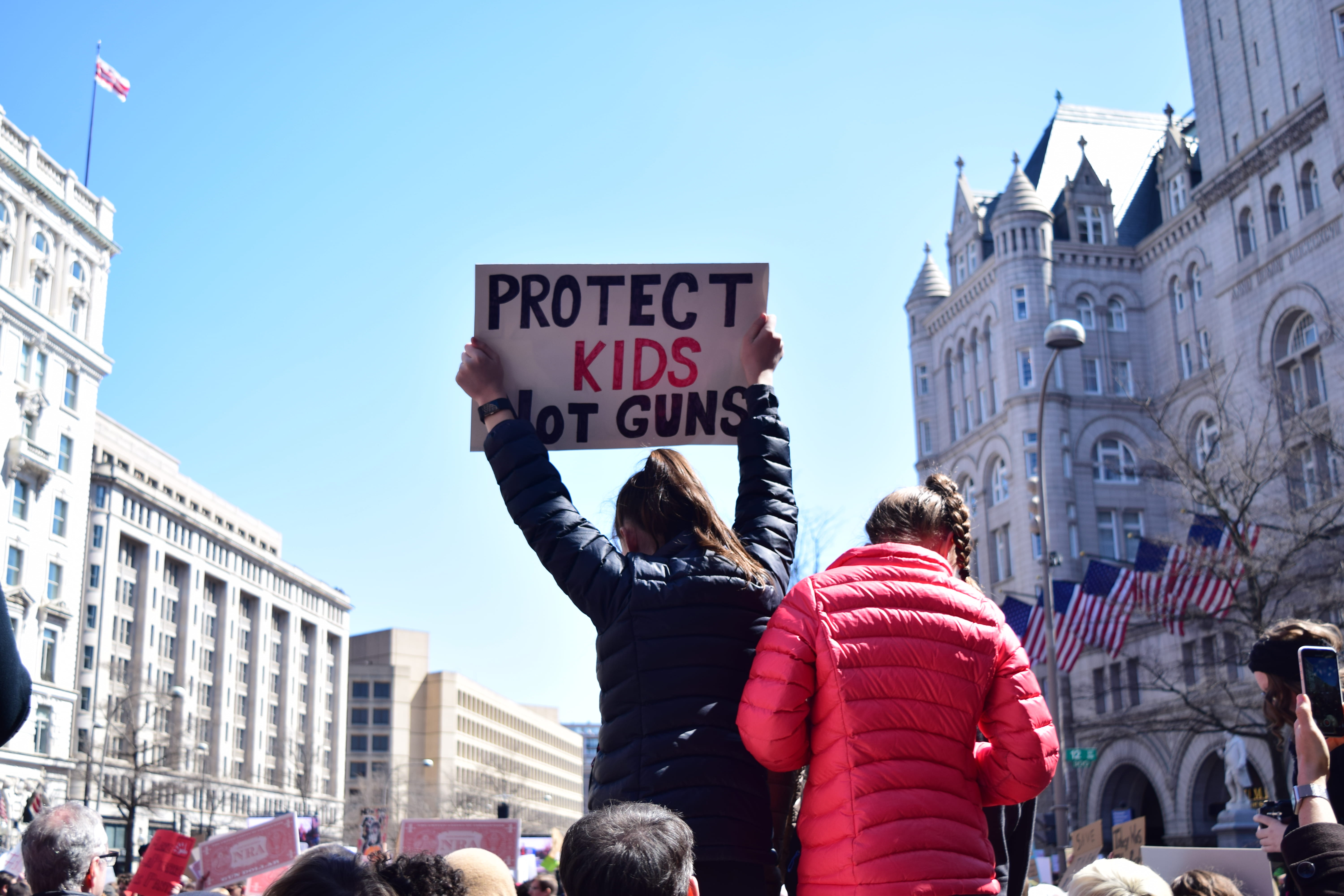 5K, men, protest, architecture, activism, woman, sky, national mall, kids, communication, outdoors, women, black, nature, casual clothing, day, guns, city, HD Wallpaper