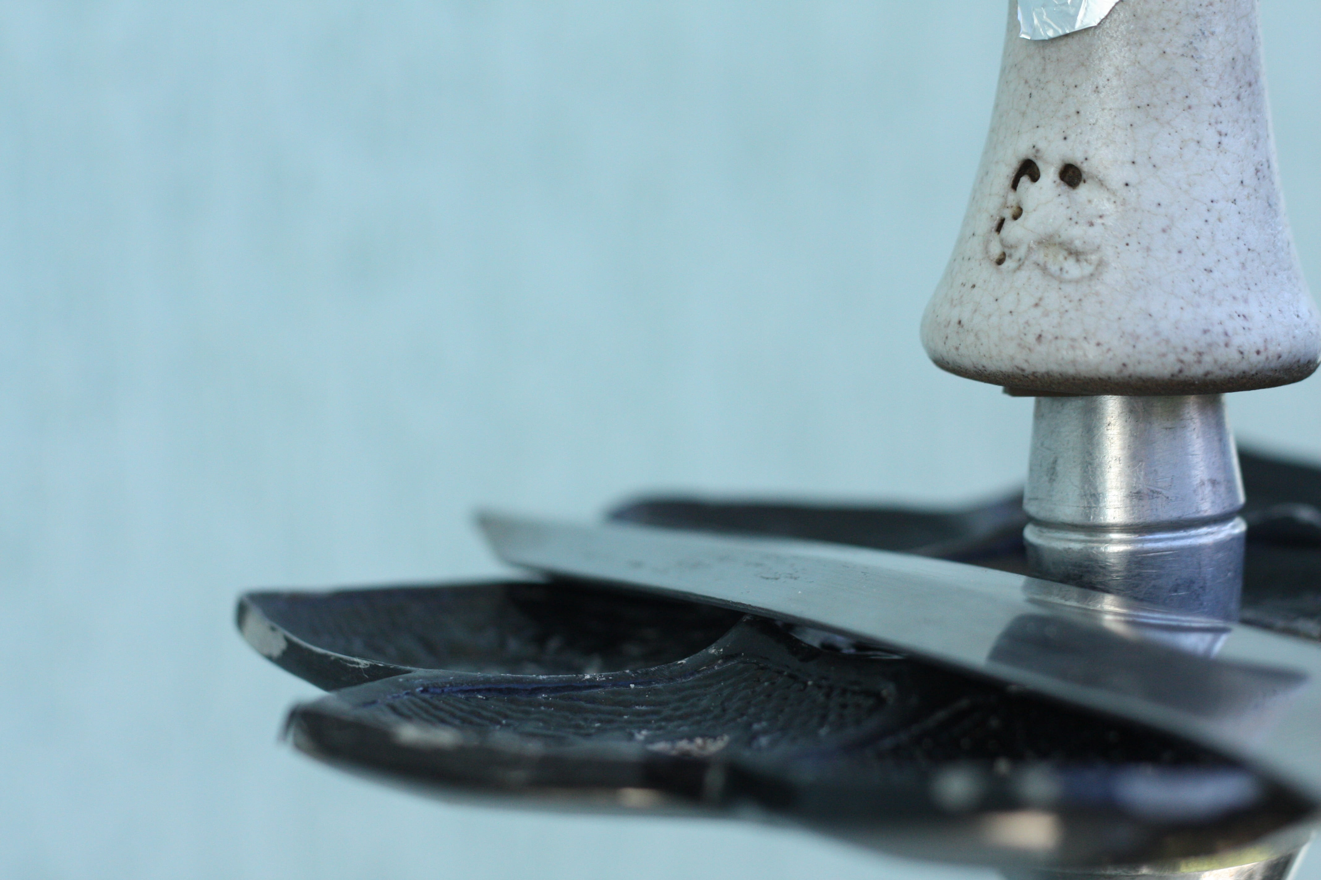 smoke, rosh, copy space, equipment, steel, indoors, selective focus, no people, studio shot, close-up, arguile, hookah, ink, art and craft, still life, HD Wallpaper