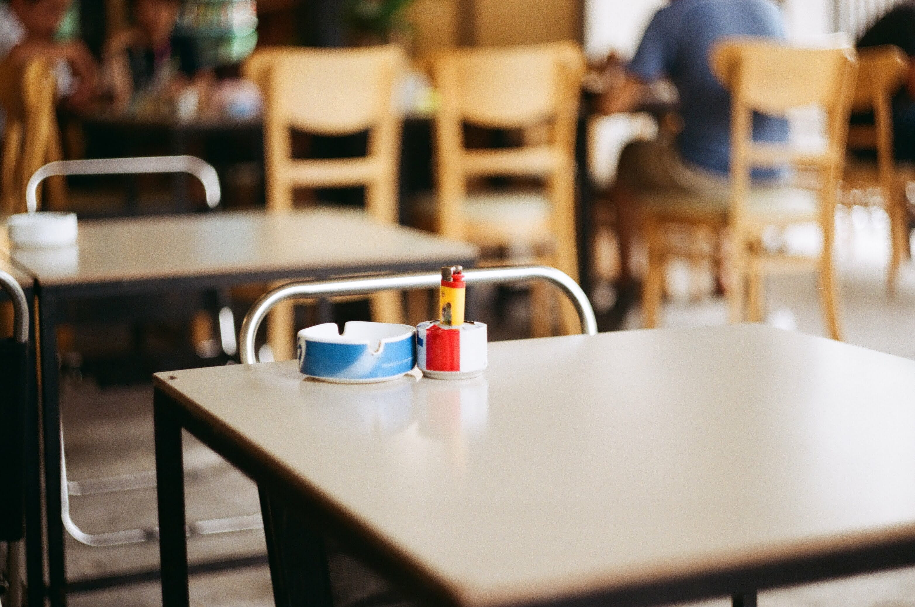 focus, depth of field, photography, bar - drink establishment, selective focus, food and drink, brown, table, ashtray, indoors, selective, business, no people, HD Wallpaper