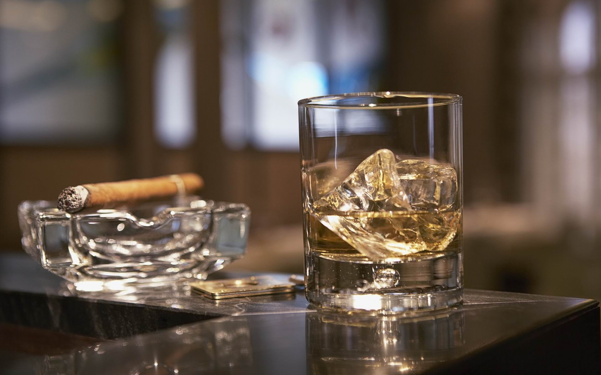 indoors, no people, restaurant, reflection, ice, household equipment, ashtray, 1080P, wal, silver colored, table, glass - material, focus on foreground, HD Wallpaper
