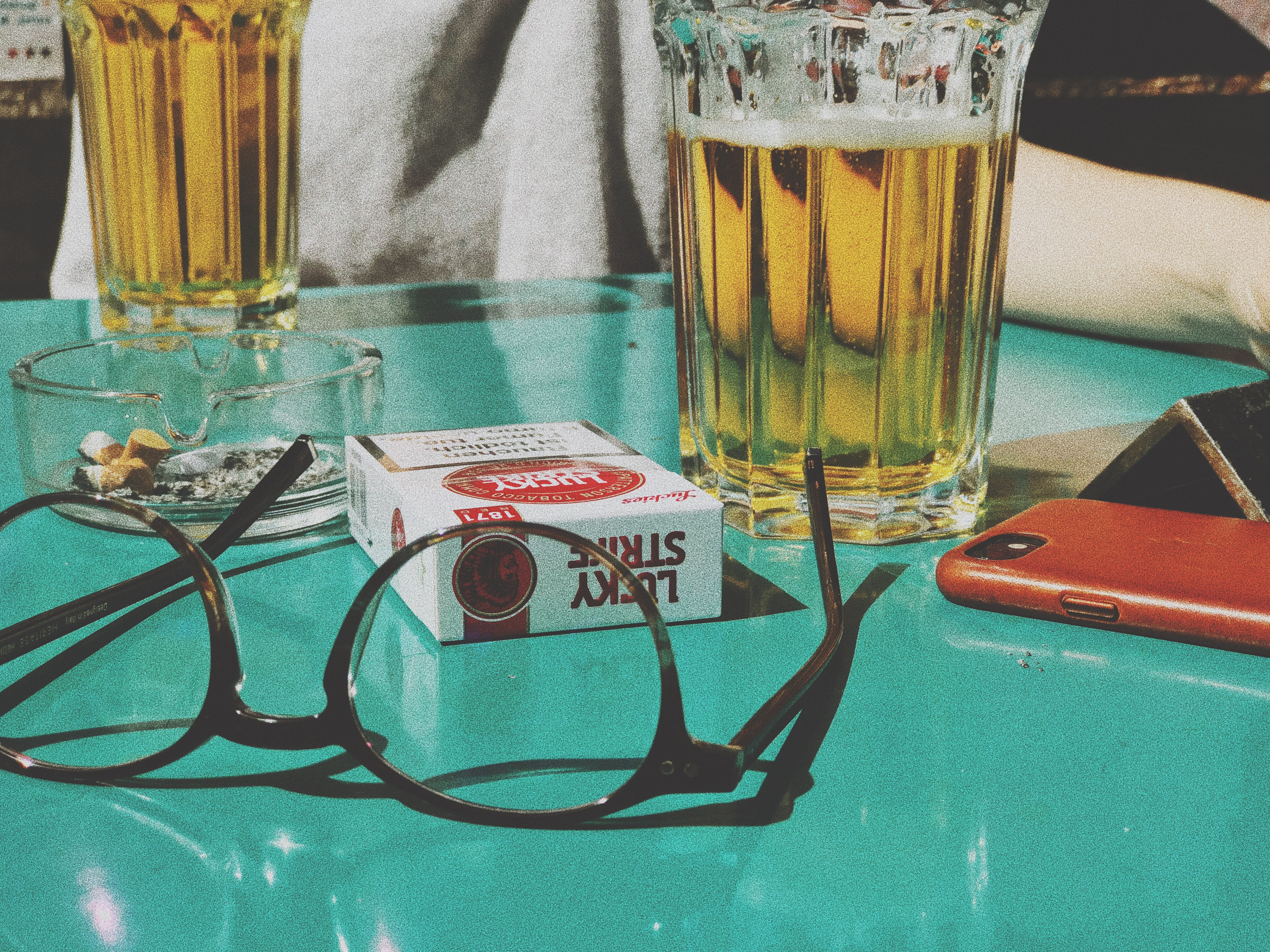 table, still life, smoke, drink, switzerland, glasses, food and drink, alcohol, beer, glass, ashtray, luckystrike, weekend, iphone, eyeglasses, household equipment, HD Wallpaper