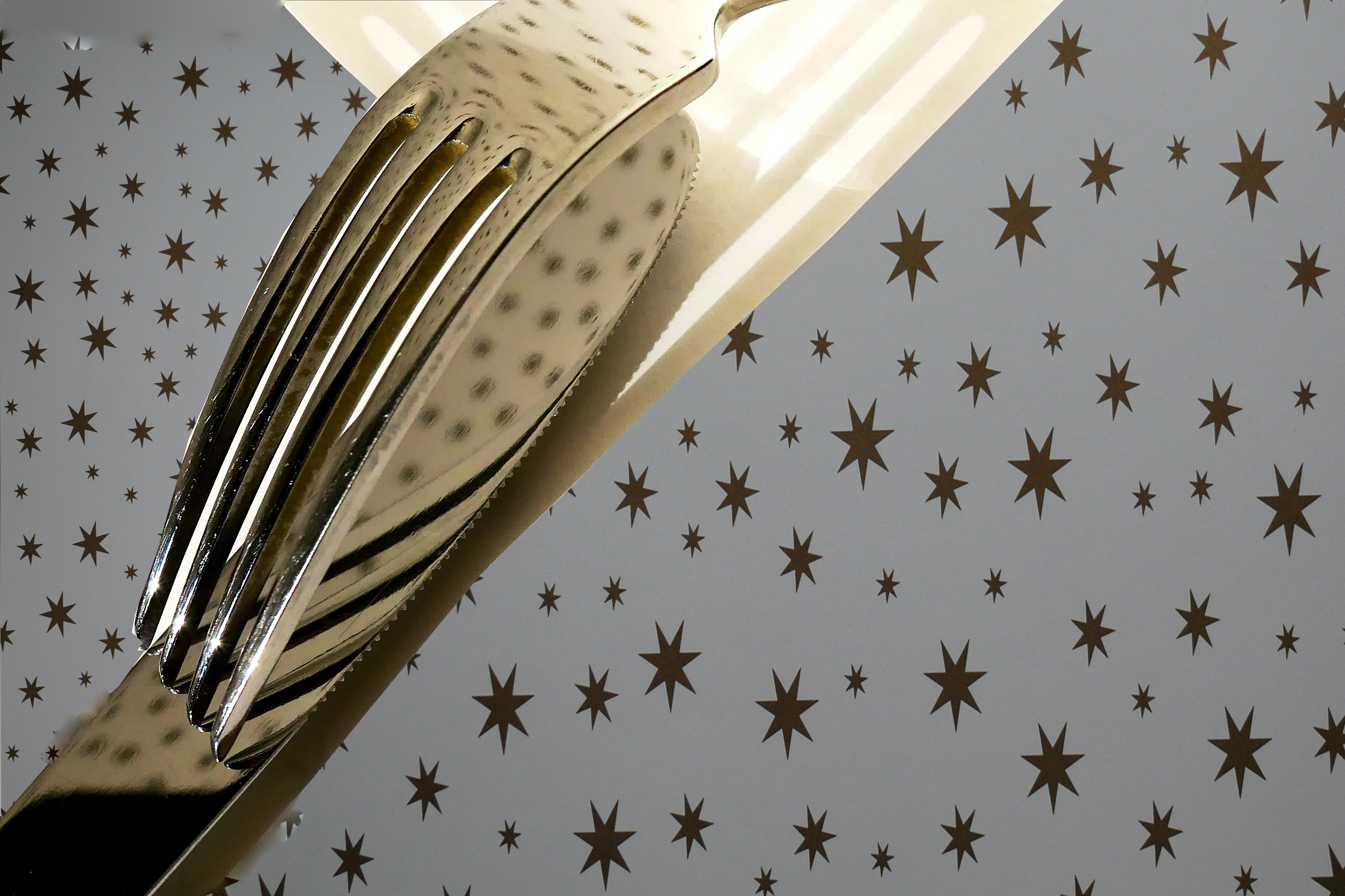 gloss, heart, fork, close-up, no people, celebration, tine, decoration, nature, gastronomy, floral pattern, low angle view, shadow, focus on foreground, HD Wallpaper