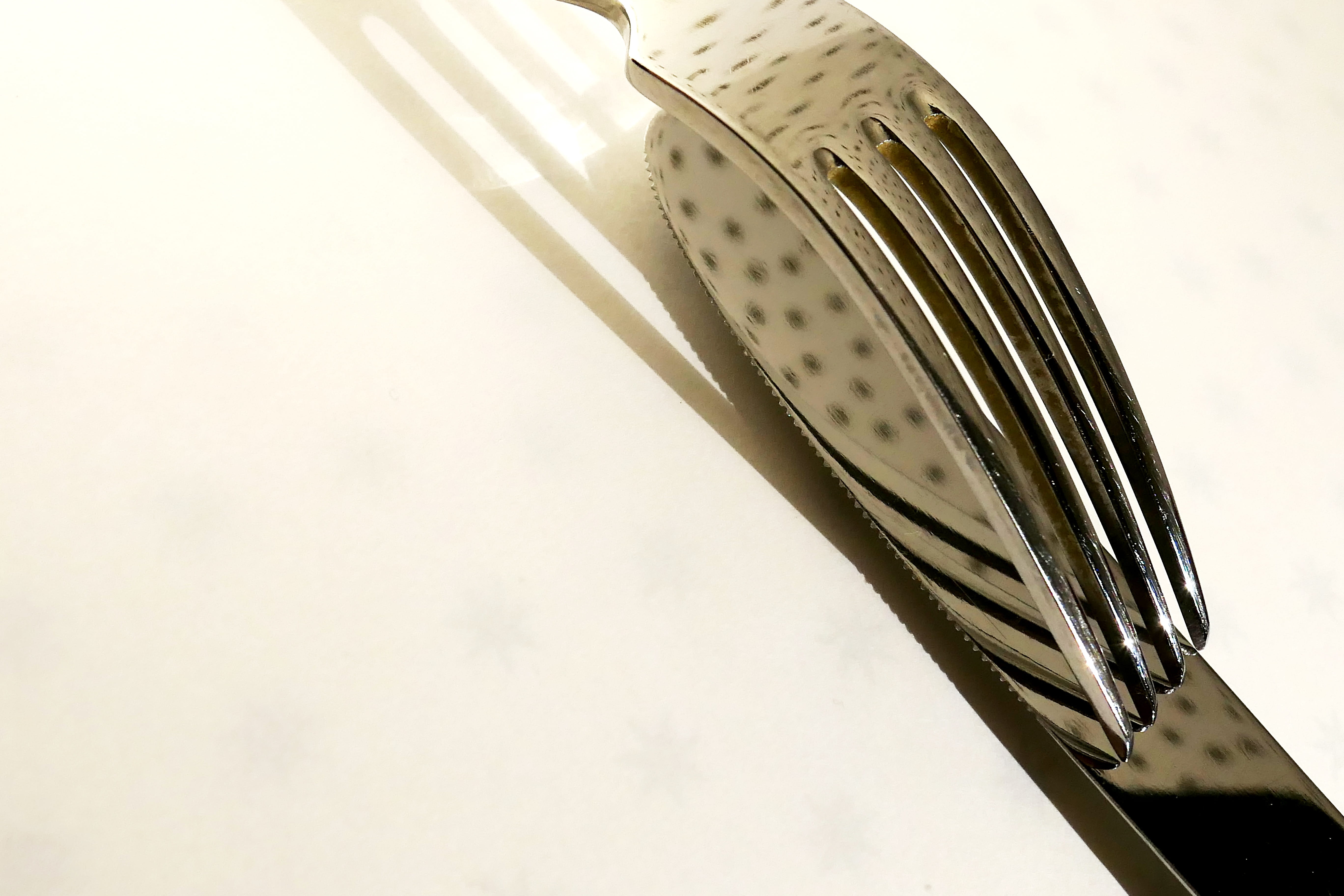 indoors, metal, tine, nature, reflection, transparent, antique, heart, table cover, gloss, focus on foreground, cutlery, pattern, kitchen utensil, gastronomy, HD Wallpaper