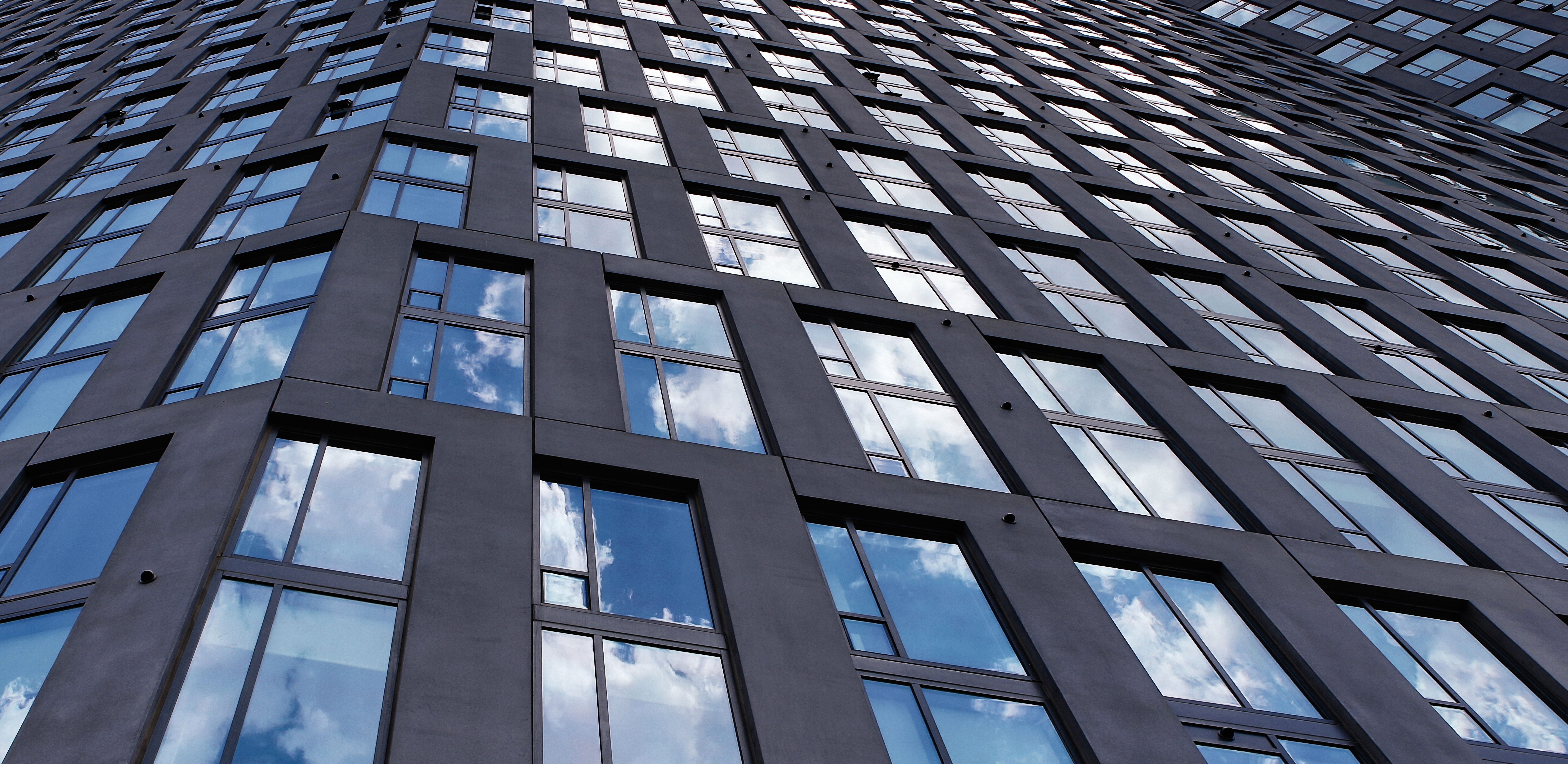 facade, glass - material, built structure, construction, sky, frame, blue, business, cloud, full frame, city, outdoors, perspective, office building exterior, HD Wallpaper