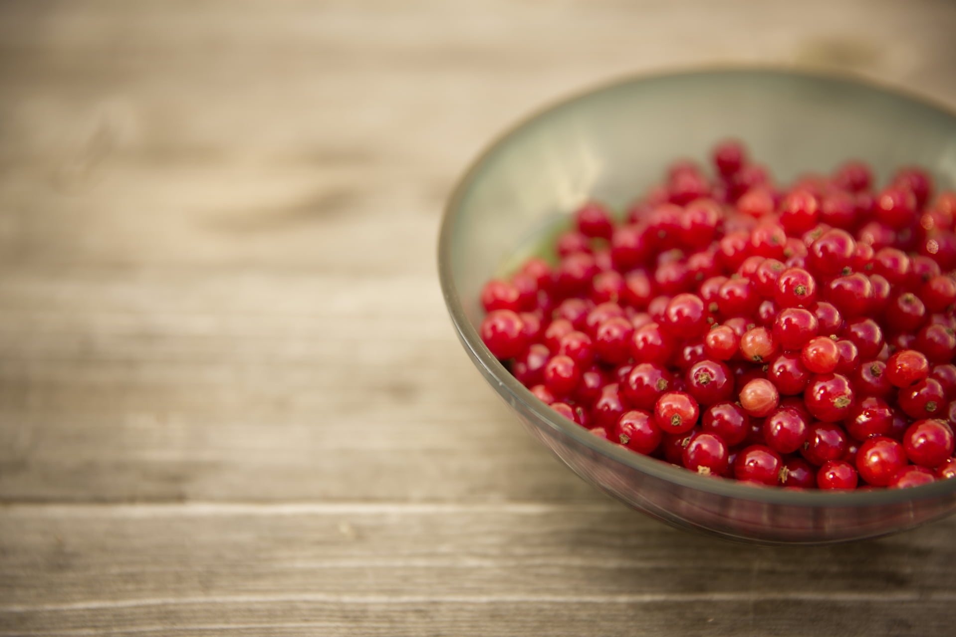 bowl, still life, focus on foreground, ripe, freshness, abundance, 1080P, table, container, healthy eating, wellbeing, selective focus, berry fruit, berries, HD Wallpaper