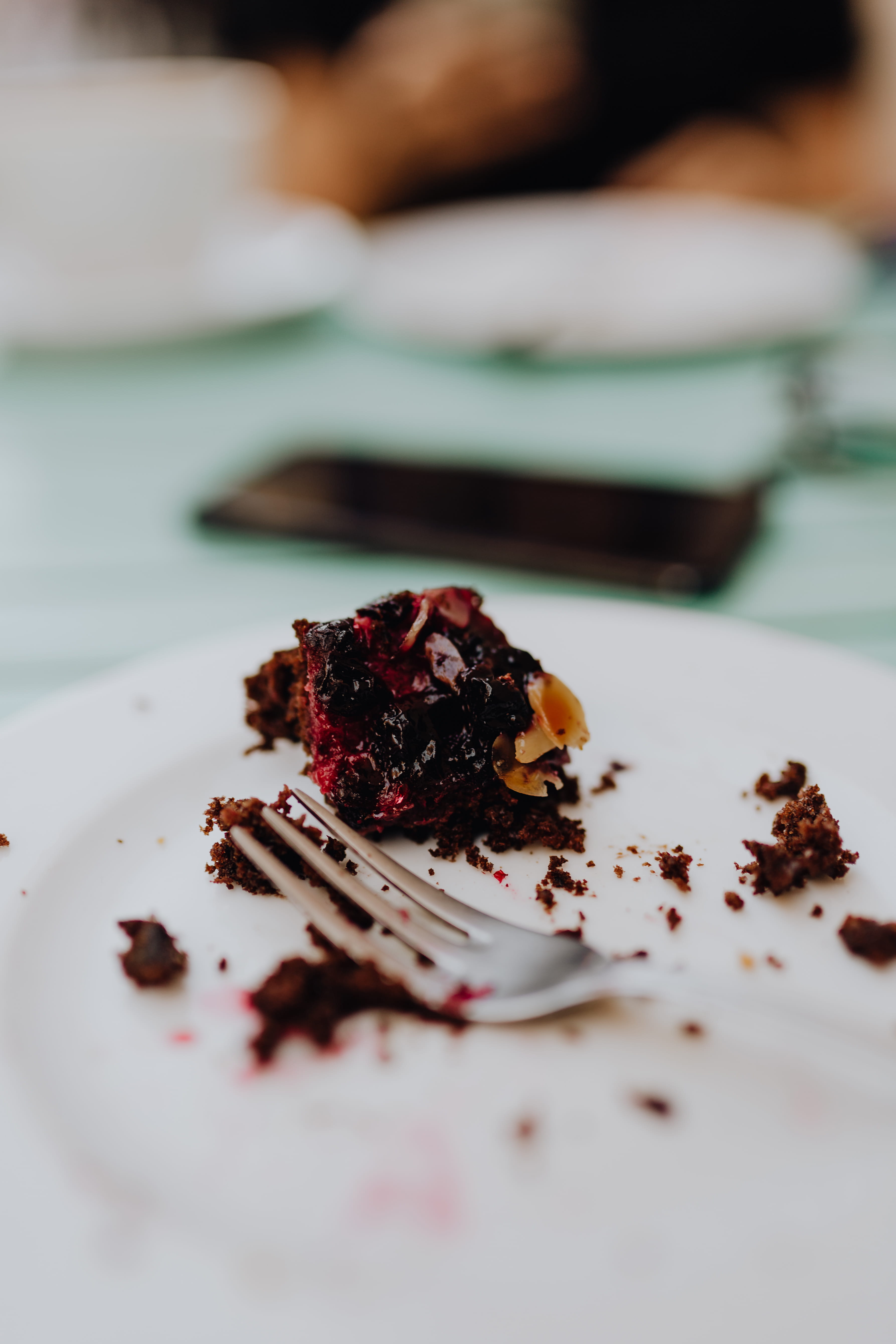 plate, freshness, meeting, close-up, unhealthy eating, indulgence, 5K, friends, cake, still life, lunch, sweet food, ready-to-eat, drinking, late, no people, Phone HD Wallpaper