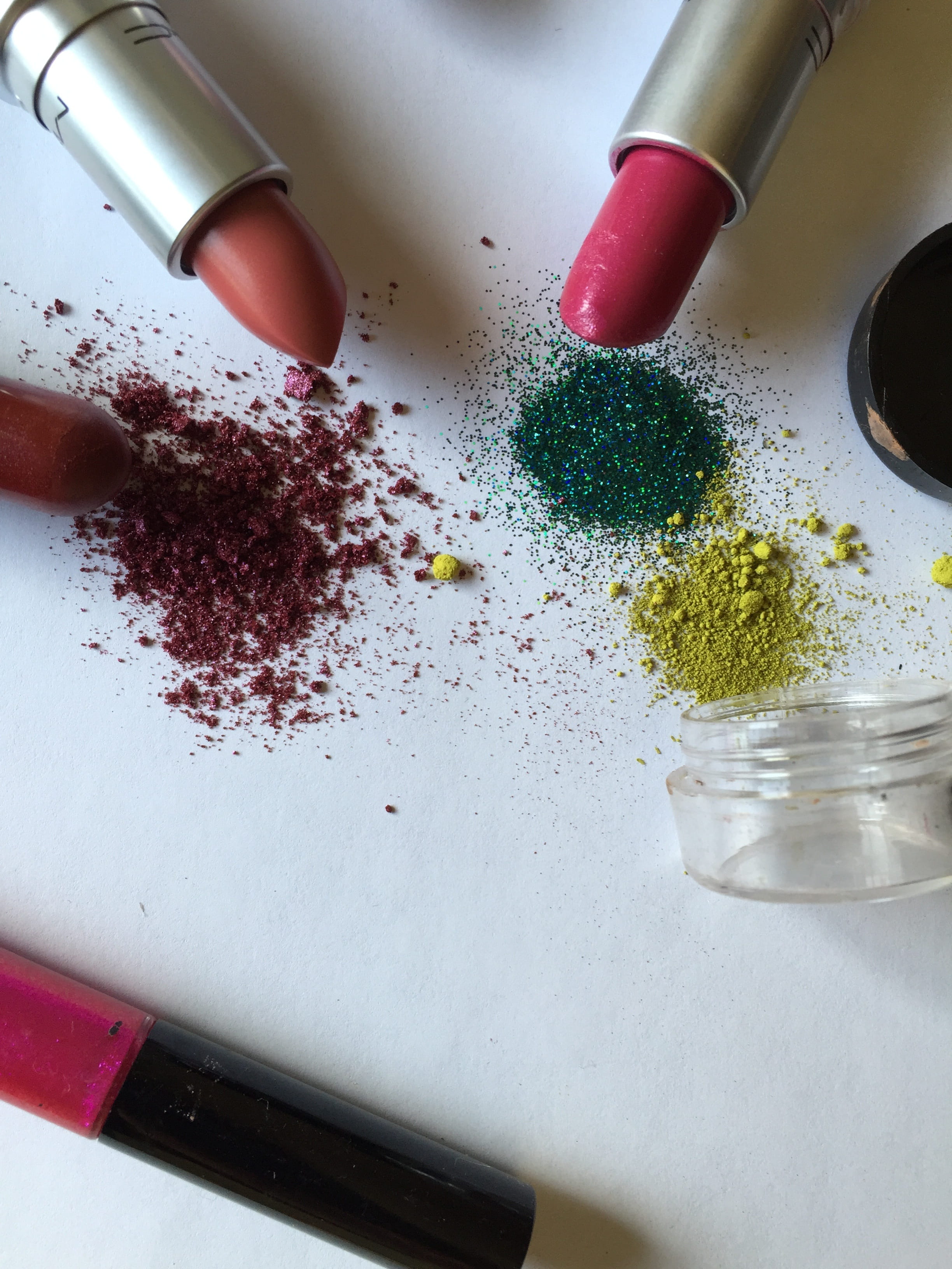 table, food, indoors, still life, no people, lipstick, studio shot, brush, messy, make-up brush, makeup, preparation, close-up, ground coffee, directly above, Phone HD Wallpaper