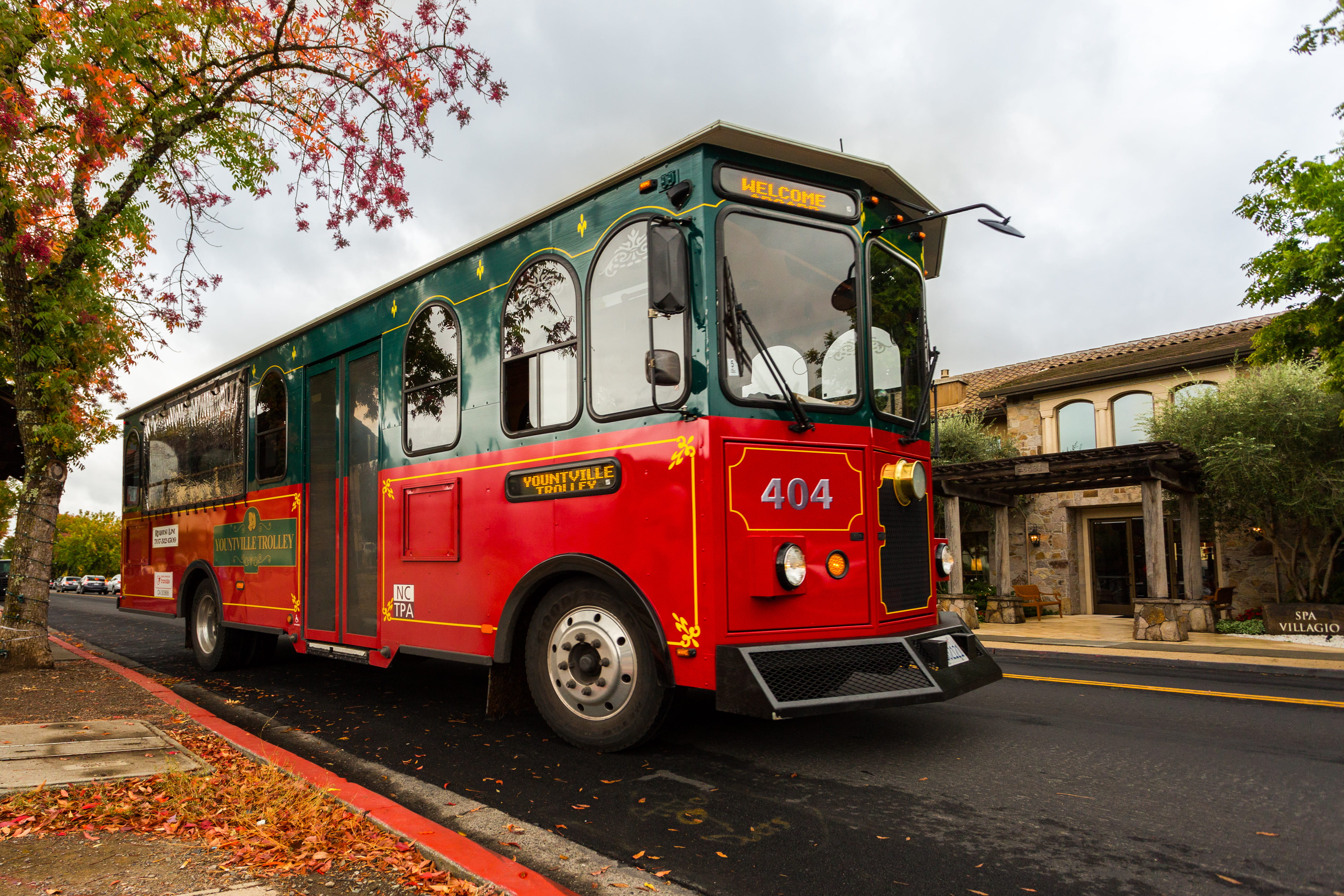 red, cloudy, napa valley, 4K, outdoors, public transportation, land vehicle, city, motion, bus, transportation, incidental people, united states, yountville, HD Wallpaper