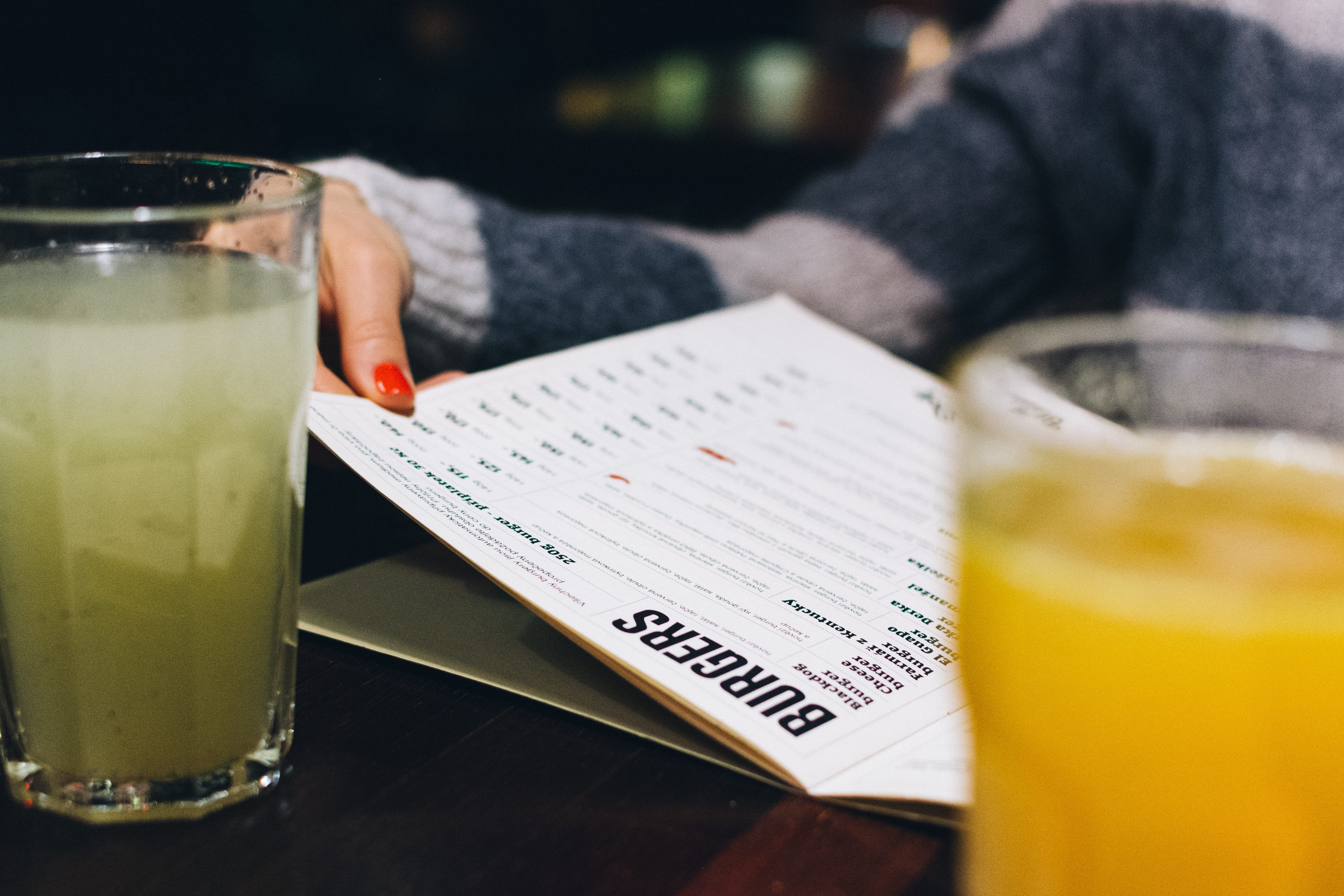 hands, household equipment, food, freshness, one Person, drink, drinking Glass, juice, restaurant, close-up, food and drink, indoors, human body part, menu, HD Wallpaper